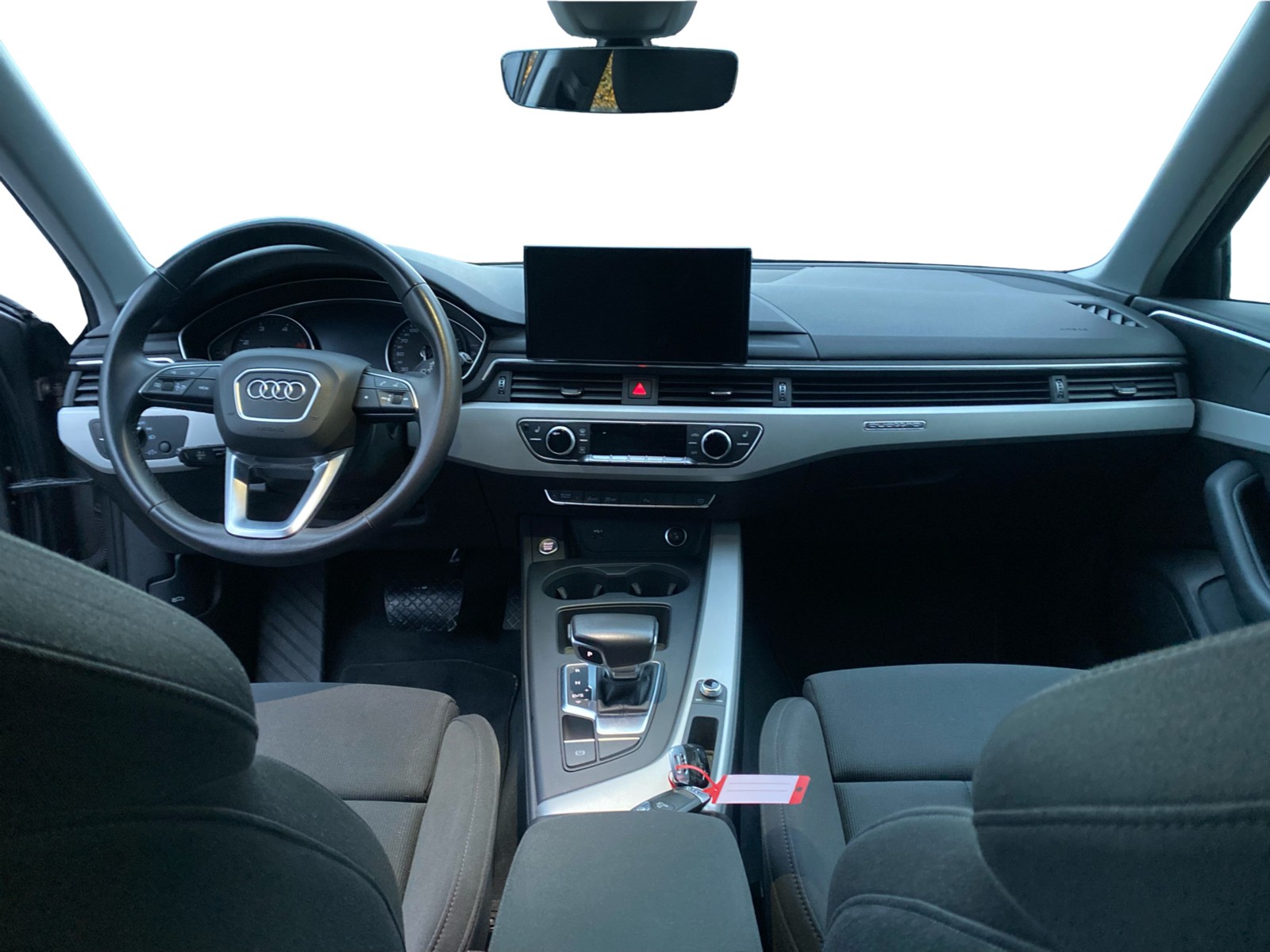 AUDI A4 Avant 40 TDI Attraction quattro S-tronic-image-8