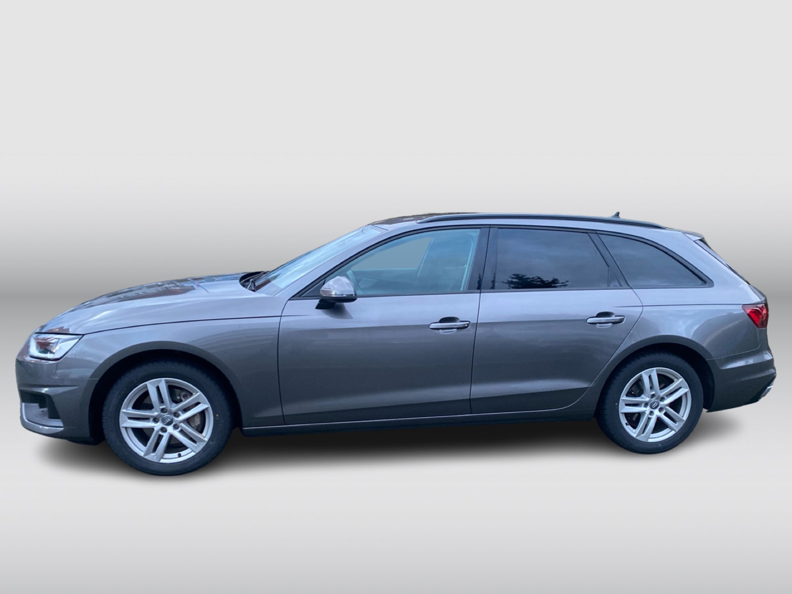 AUDI A4 Avant 40 TDI Attraction quattro S-tronic-image-2