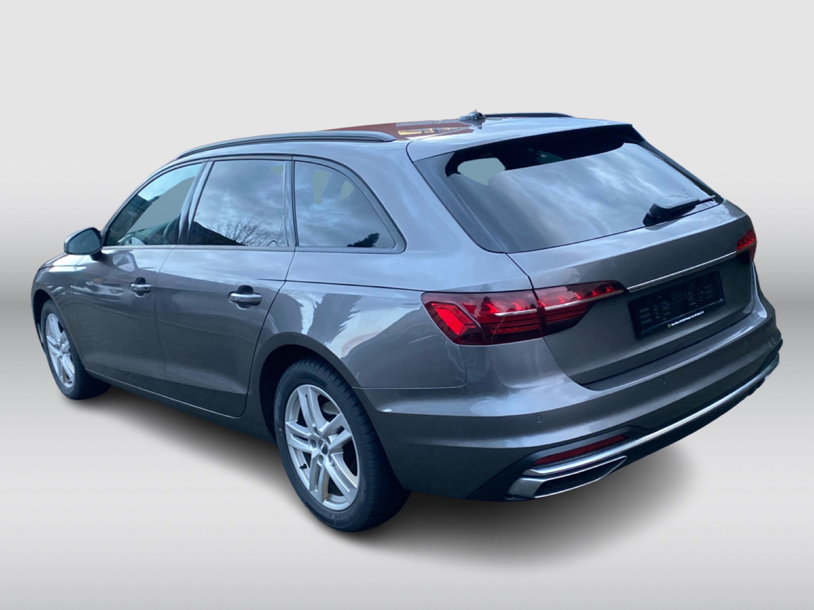 AUDI A4 Avant 40 TDI Attraction quattro S-tronic-image-3