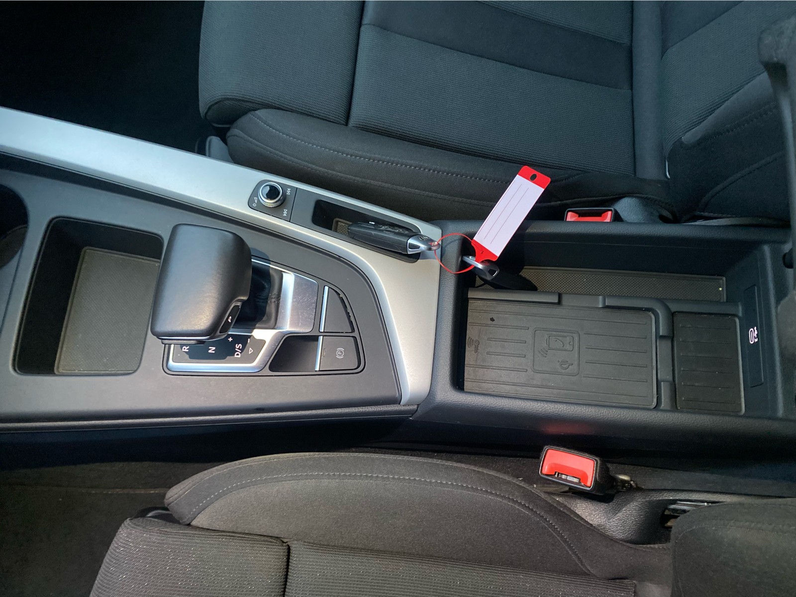 AUDI A4 Avant 40 TDI Attraction quattro S-tronic-image-10