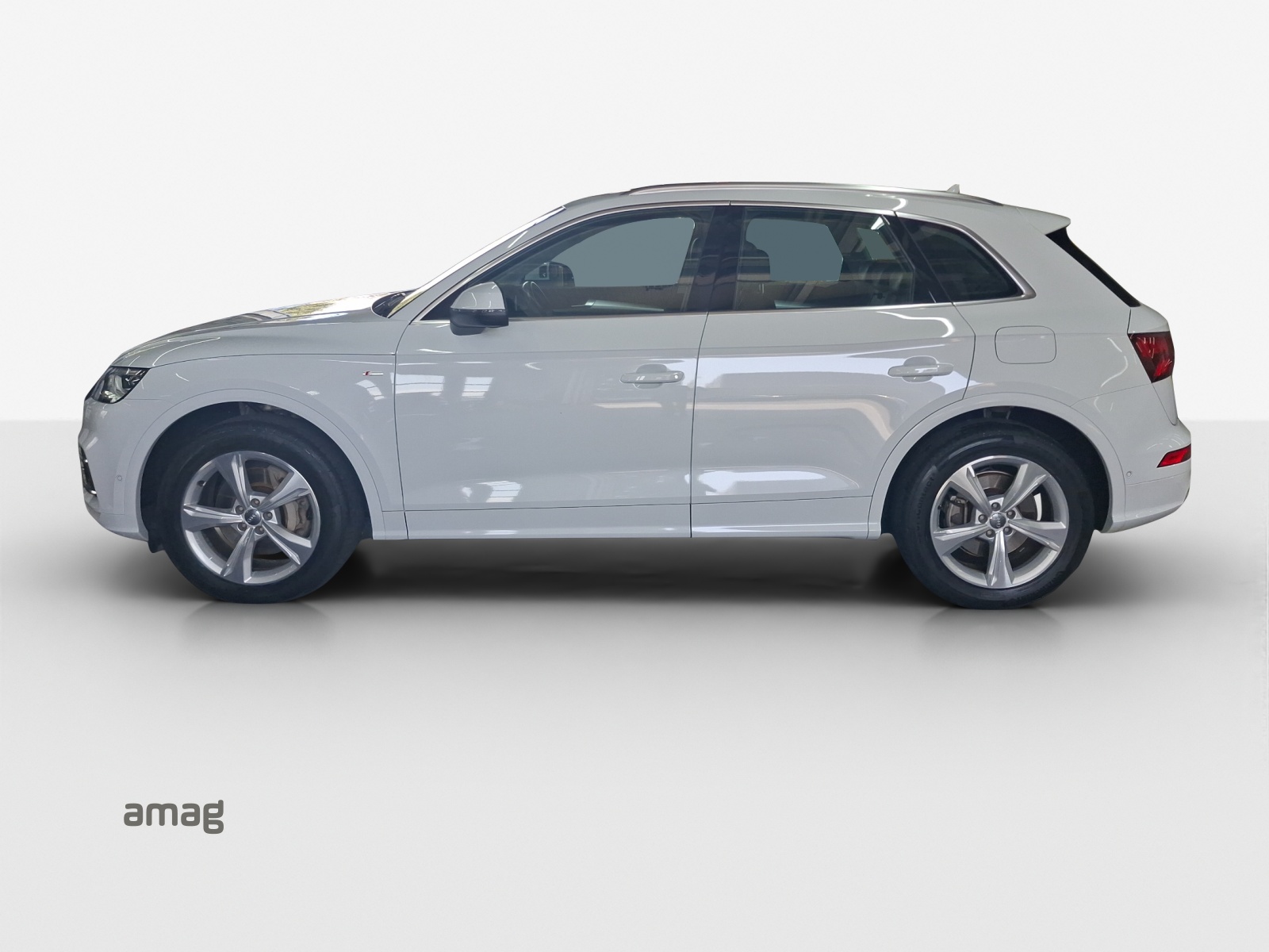 AUDI Q5 55 TFSI e sport quattro-image-2