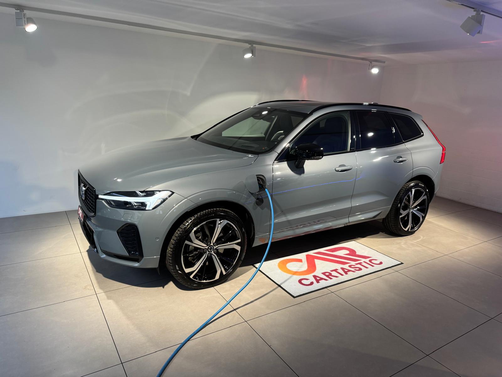 VOLVO XC60 T6 eAWD Ultimate Dark-image-0