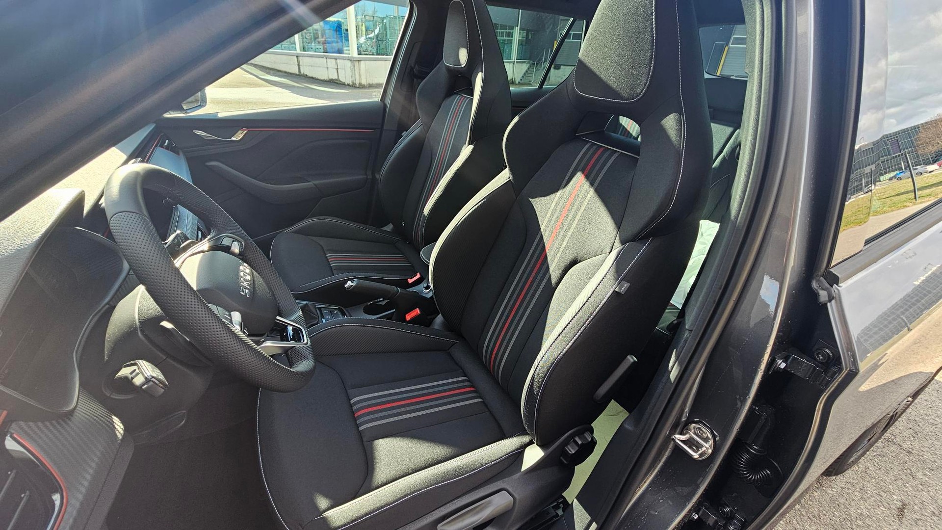 SKODA Kamiq 1.5 TSI Monte Carlo DSG-image-7