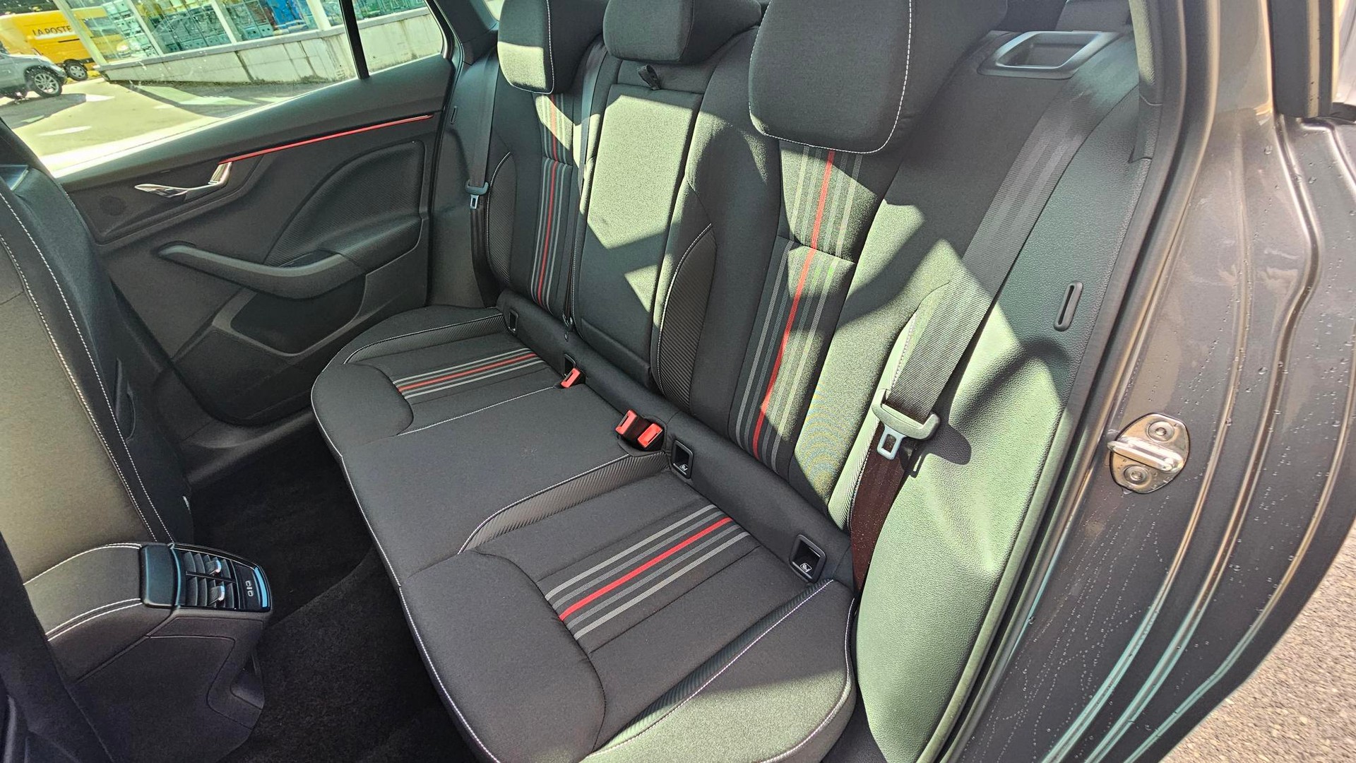 SKODA Kamiq 1.5 TSI Monte Carlo DSG-image-9