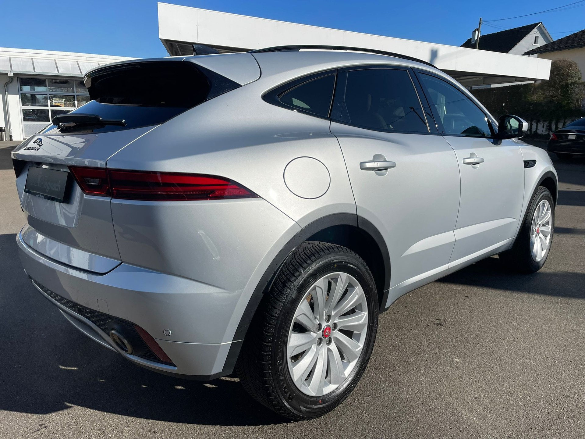 JAGUAR E-Pace 2.0 P250 R-Dynamic AWD SE-image-5