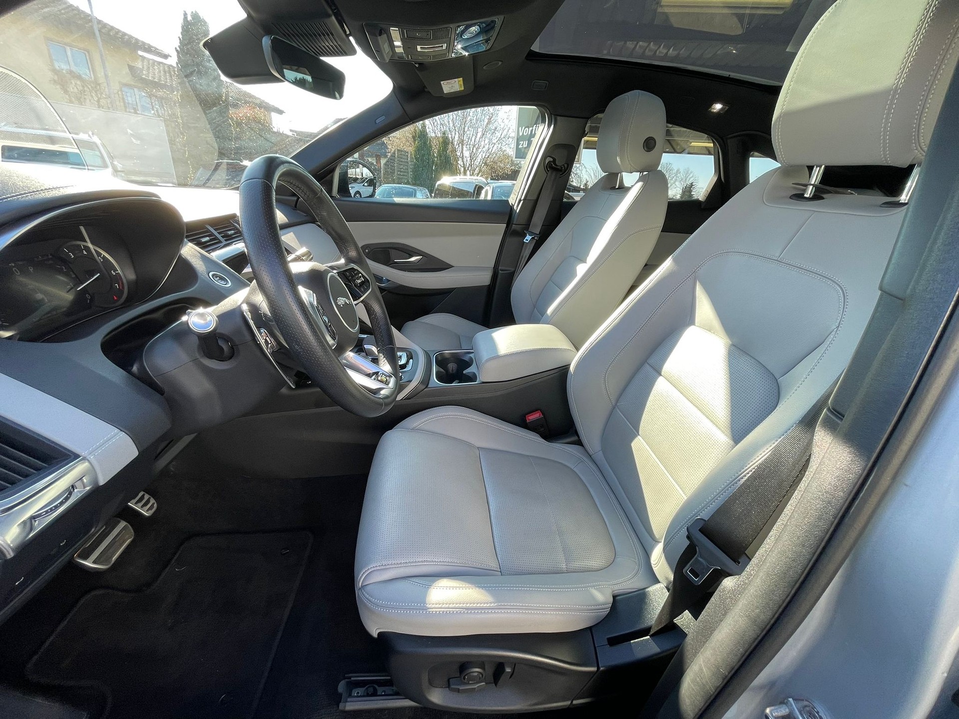 JAGUAR E-Pace 2.0 P250 R-Dynamic AWD SE-image-9