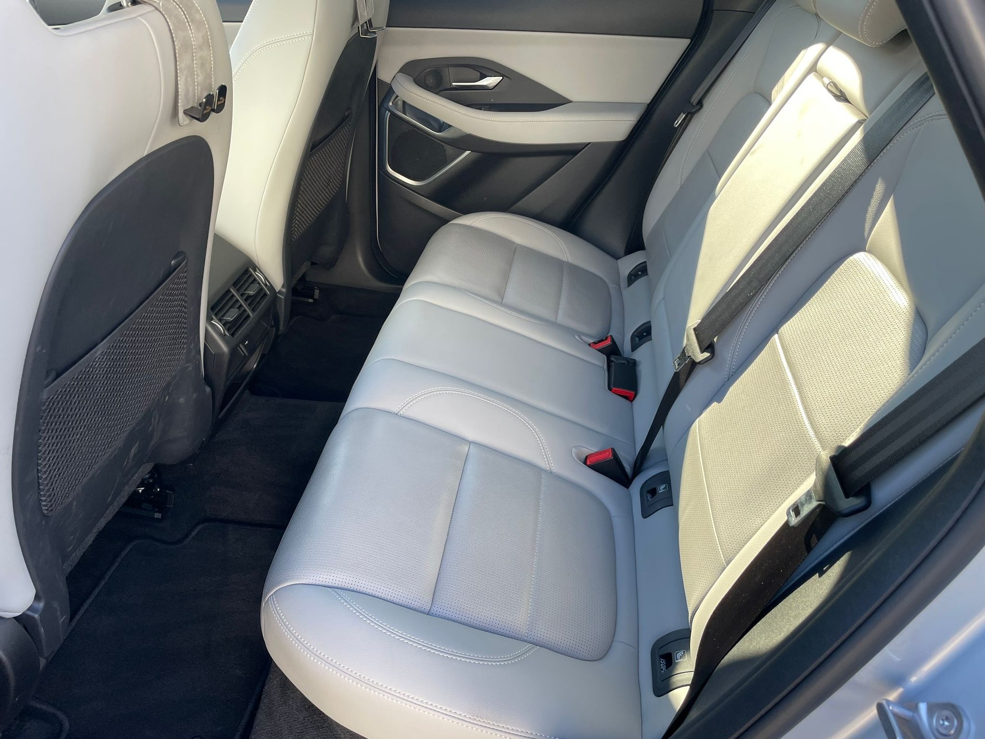 JAGUAR E-Pace 2.0 P250 R-Dynamic AWD SE-image-10
