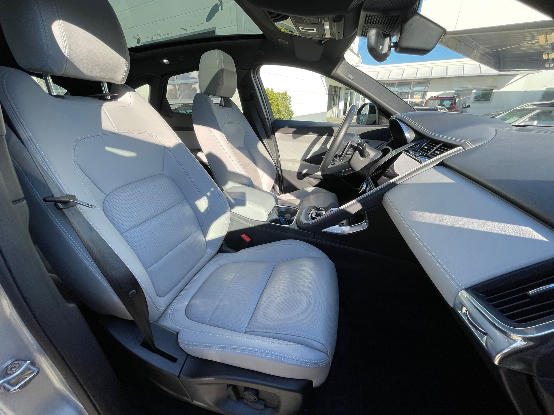 JAGUAR E-Pace 2.0 P250 R-Dynamic AWD SE-image-11