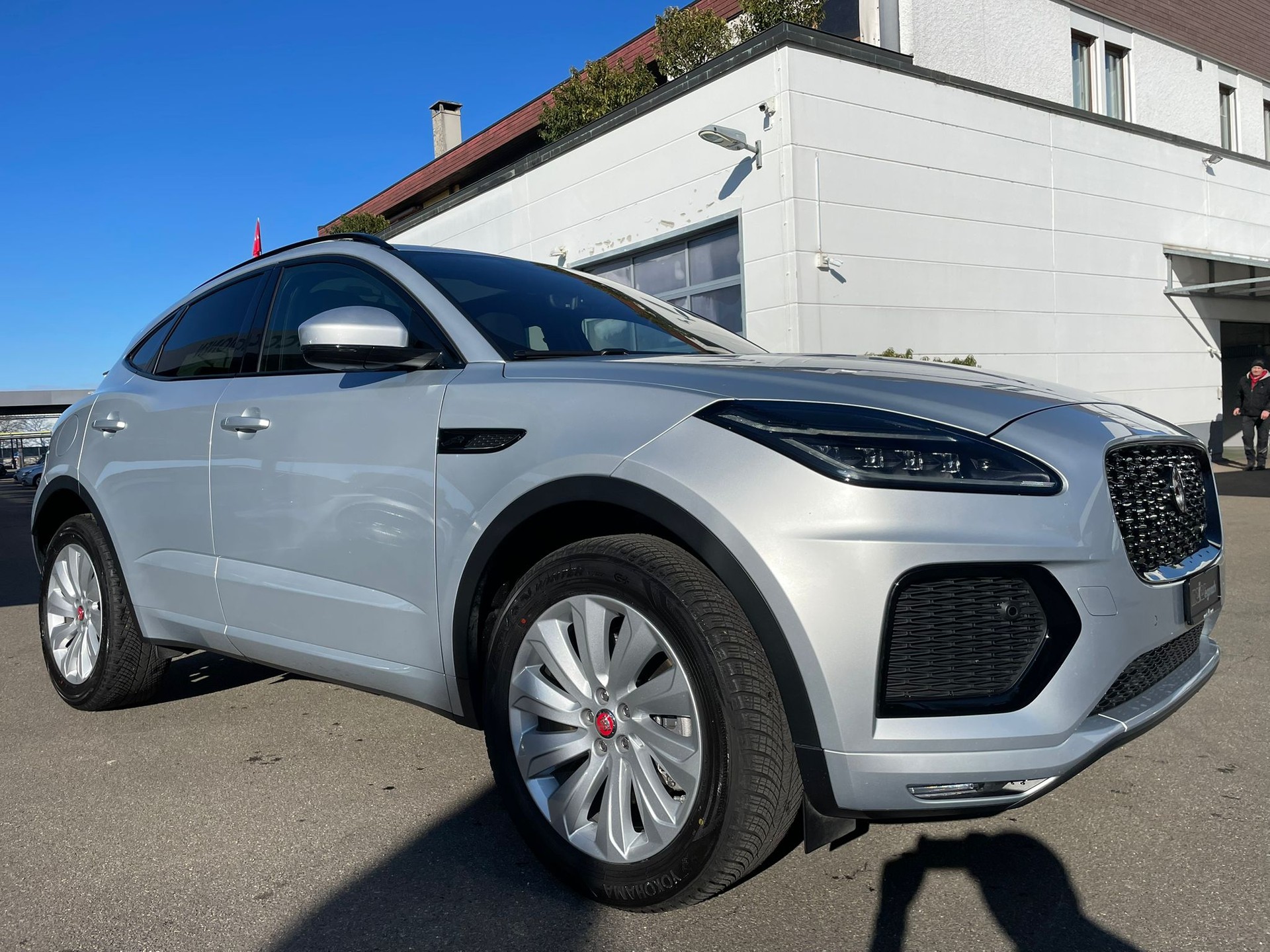 JAGUAR E-Pace 2.0 P250 R-Dynamic AWD SE-image-1