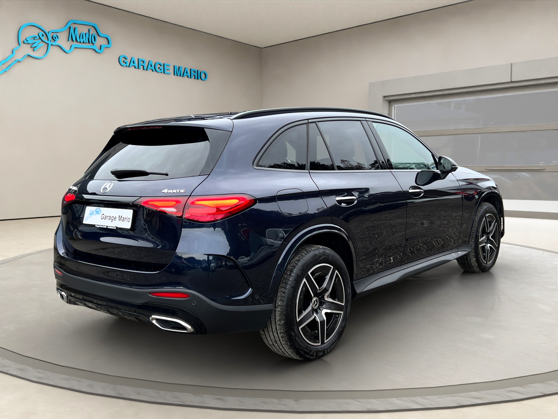 MERCEDES-BENZ GLC 300 e * AMG LINE * 4Matic 9G-Tronic-image-4