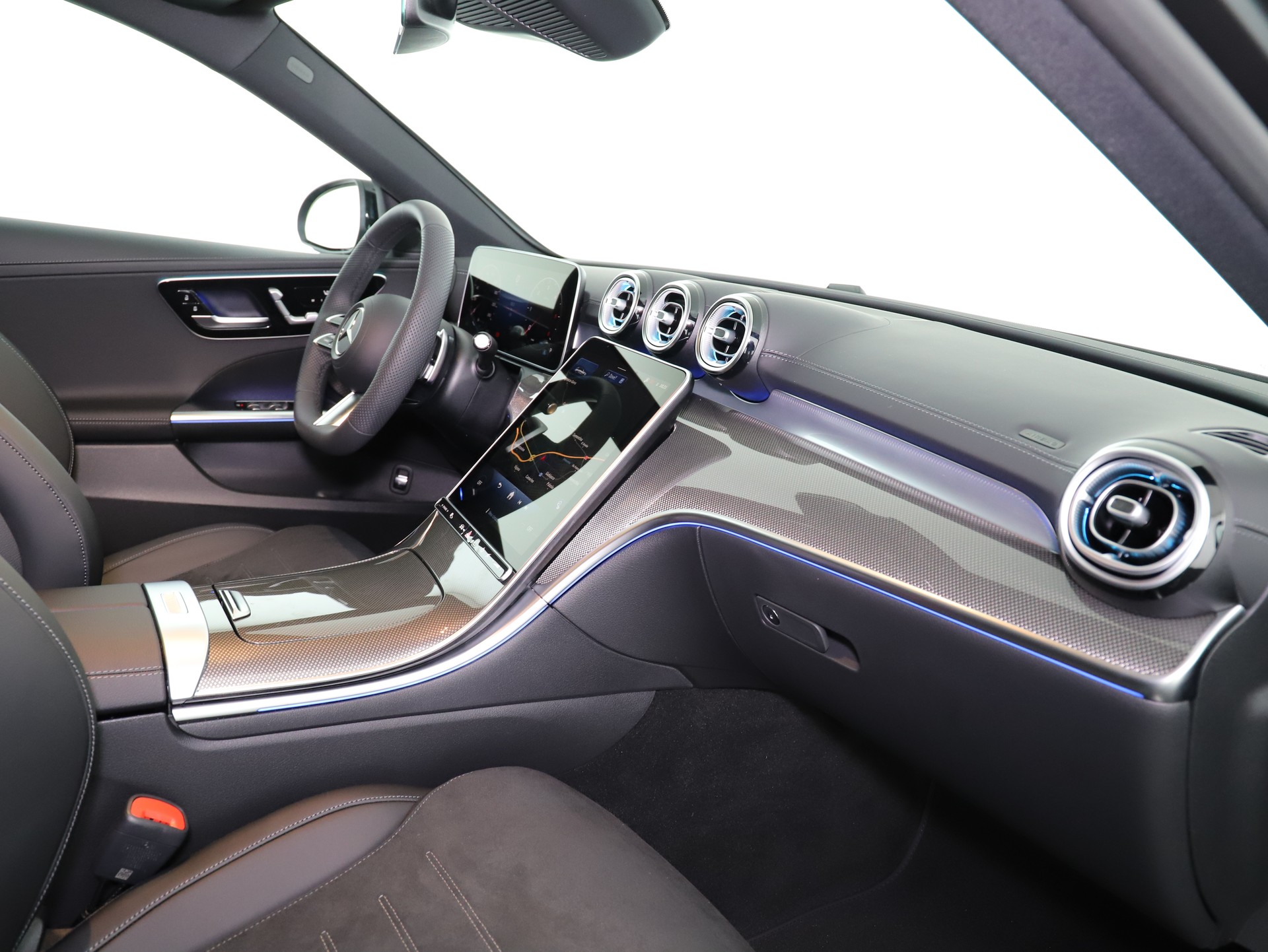 MERCEDES-BENZ C 220 d T 4 Matic-image-11
