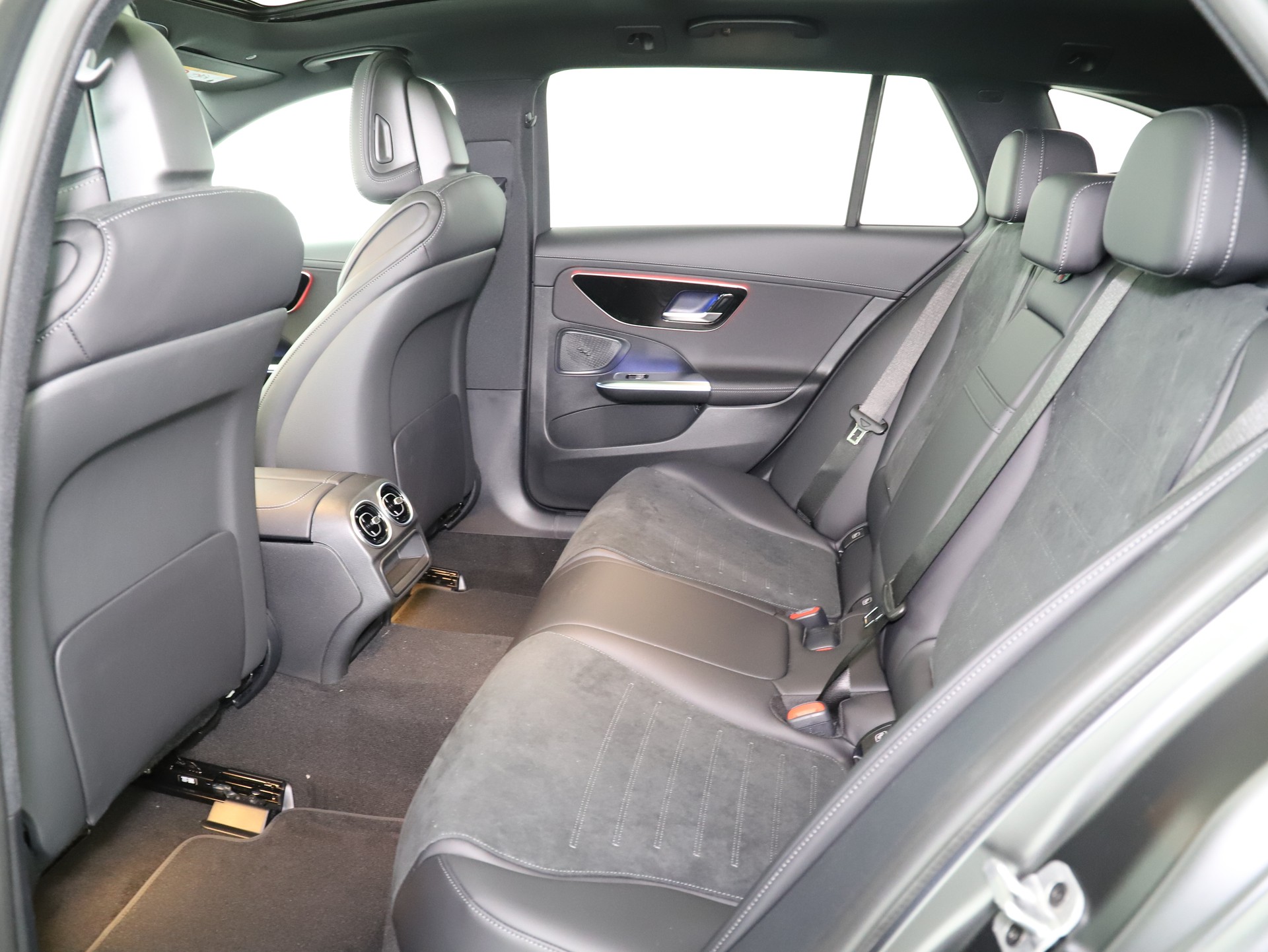 MERCEDES-BENZ C 220 d T 4 Matic-image-10
