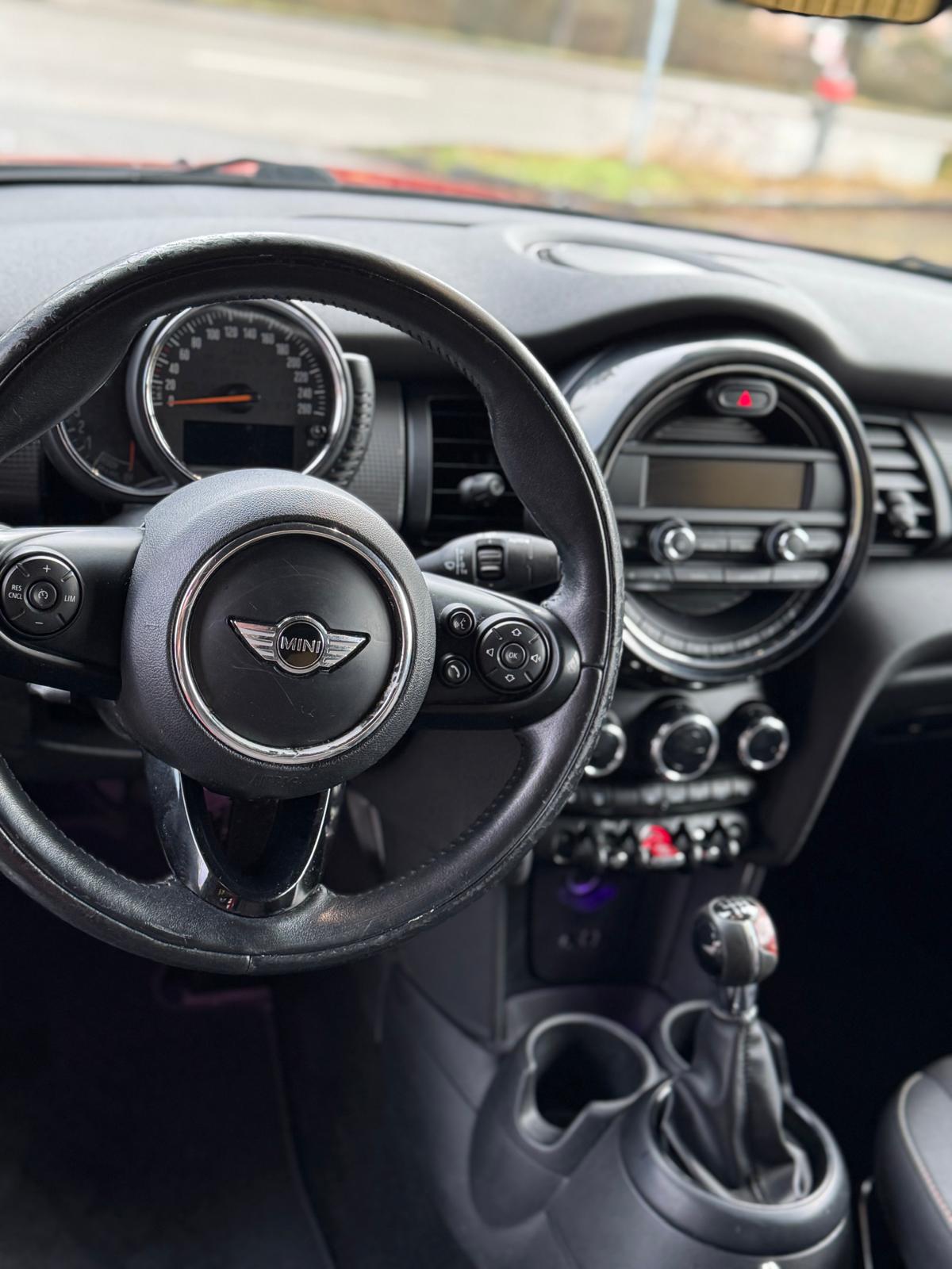 MINI Cooper Cabriolet-image-5