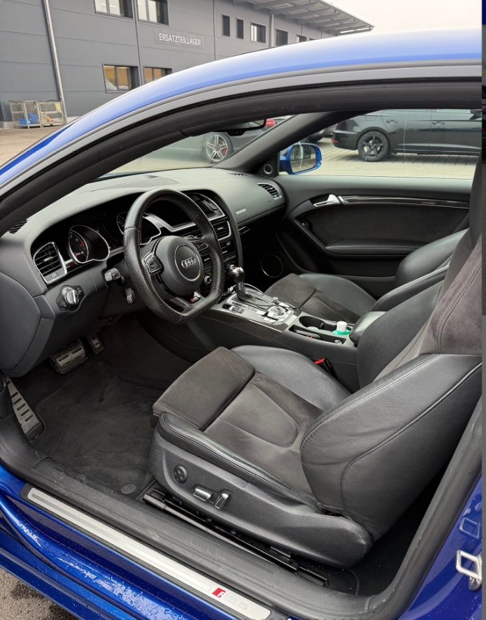 AUDI 4.2 V8-image-3