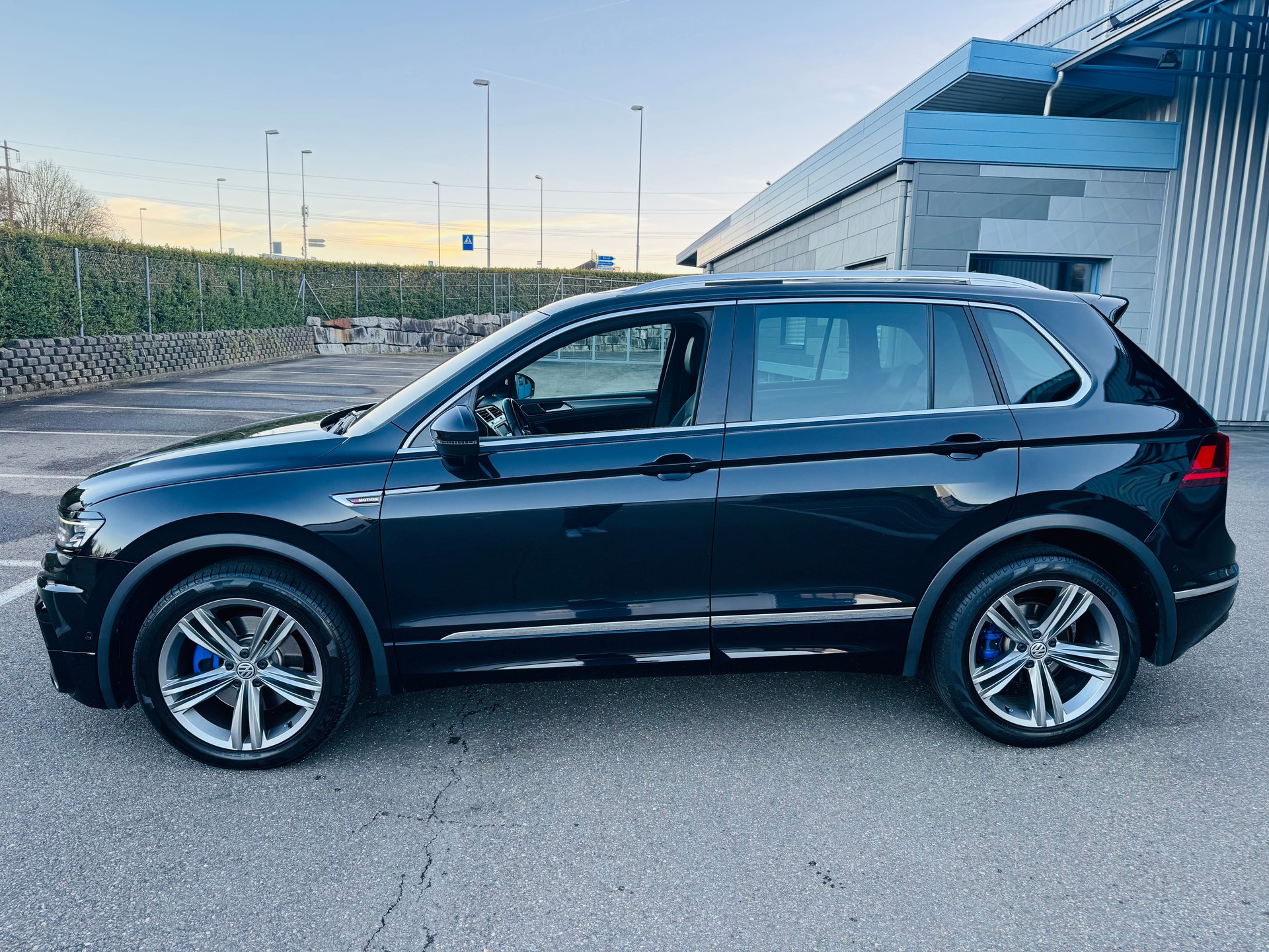 VW Tiguan 2.0TSI Highline 4Motion DSG R-line-image-1