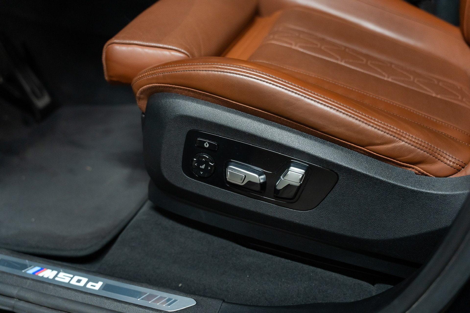 BMW X5 xDrive M50d Steptronic-image-13