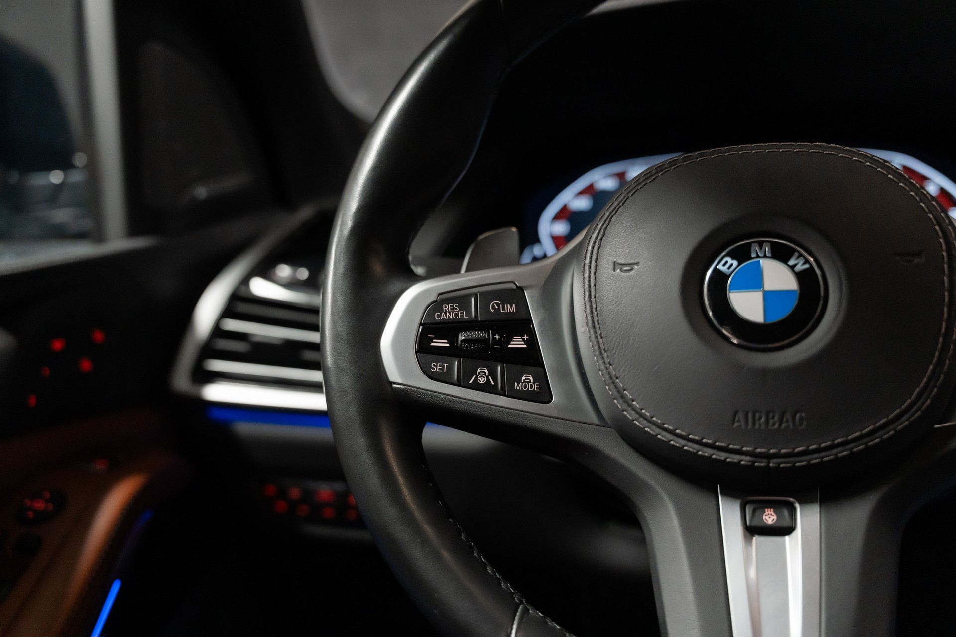 BMW X5 xDrive M50d Steptronic-image-6