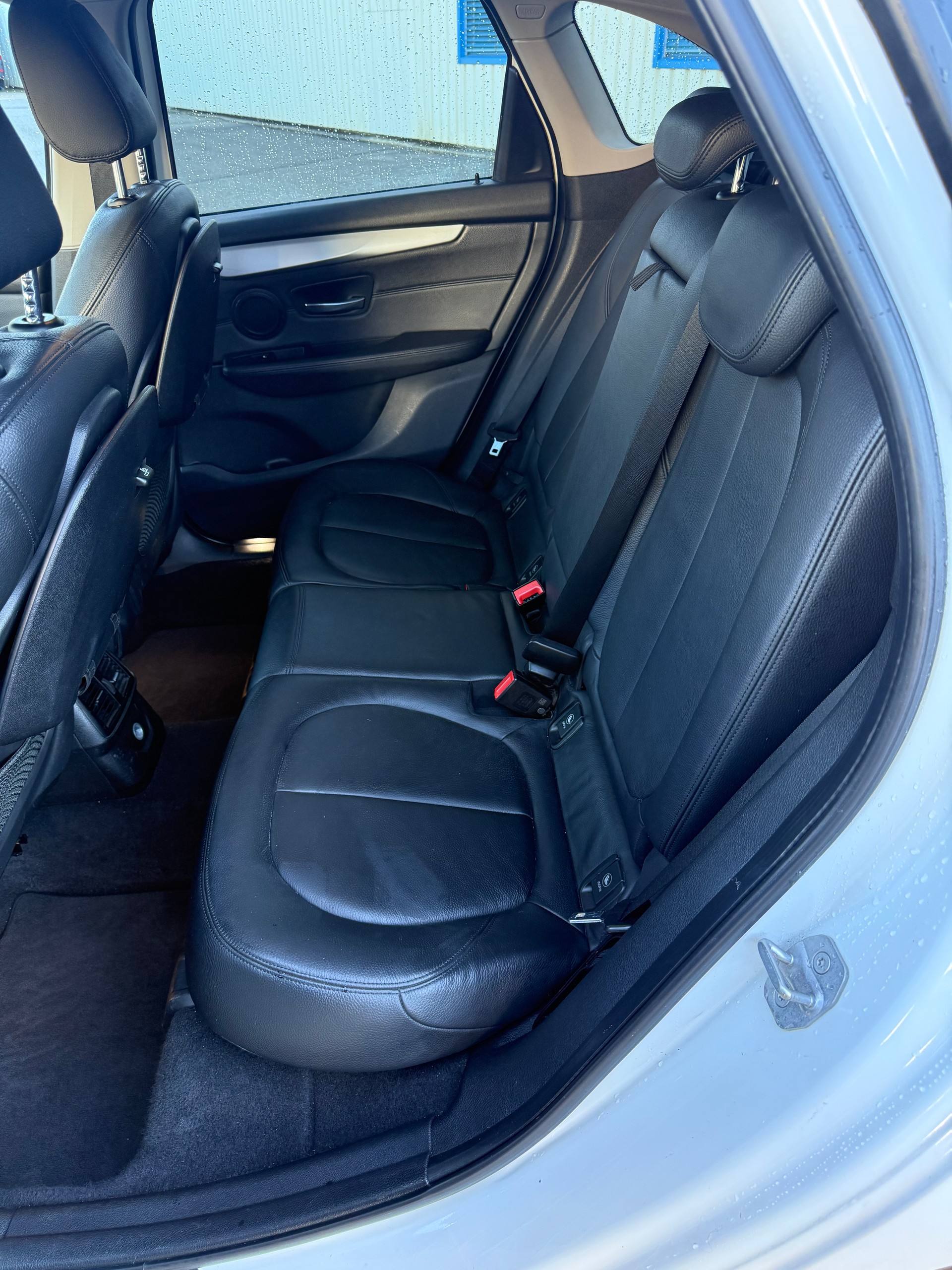 BMW 220d xDrive Active Tourer M Sport Steptronic-image-6
