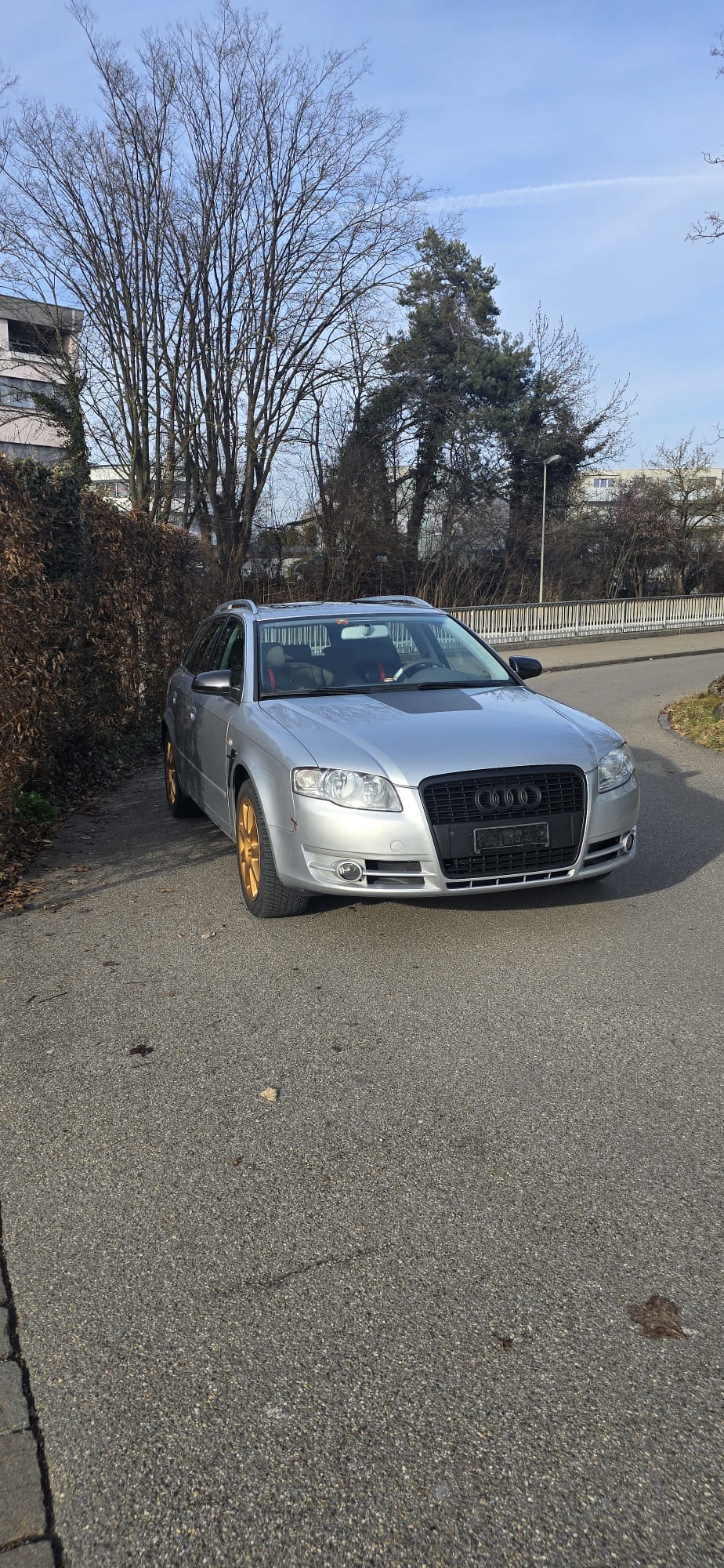 AUDI A4 Avant 2.0 TDI-image-1