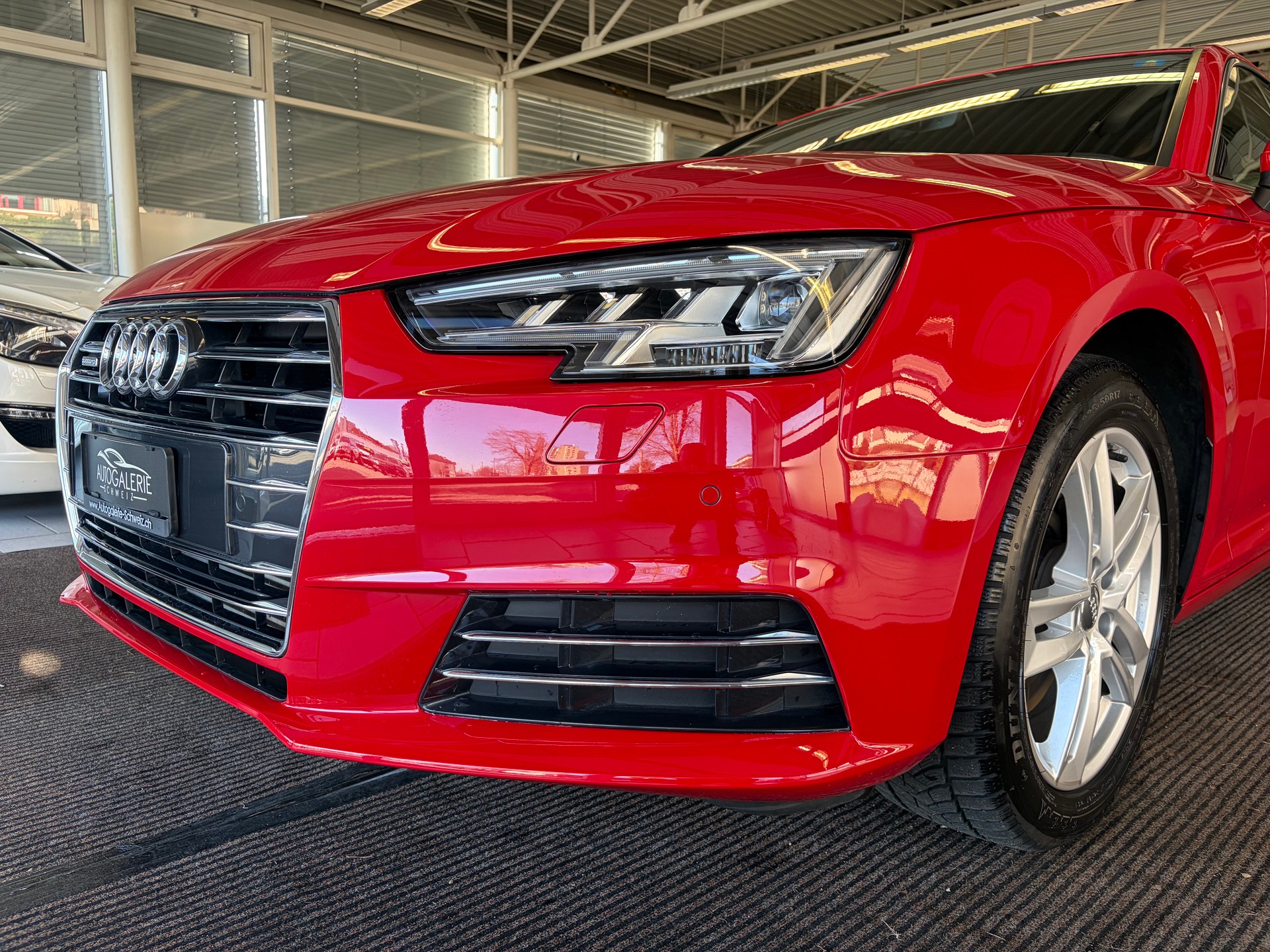 AUDI A4 Limousine 2.0 TFSI Design quattro S-tronic | AHK | Matrix LED | MMI Navigation | 18" & 17 " |-image-30