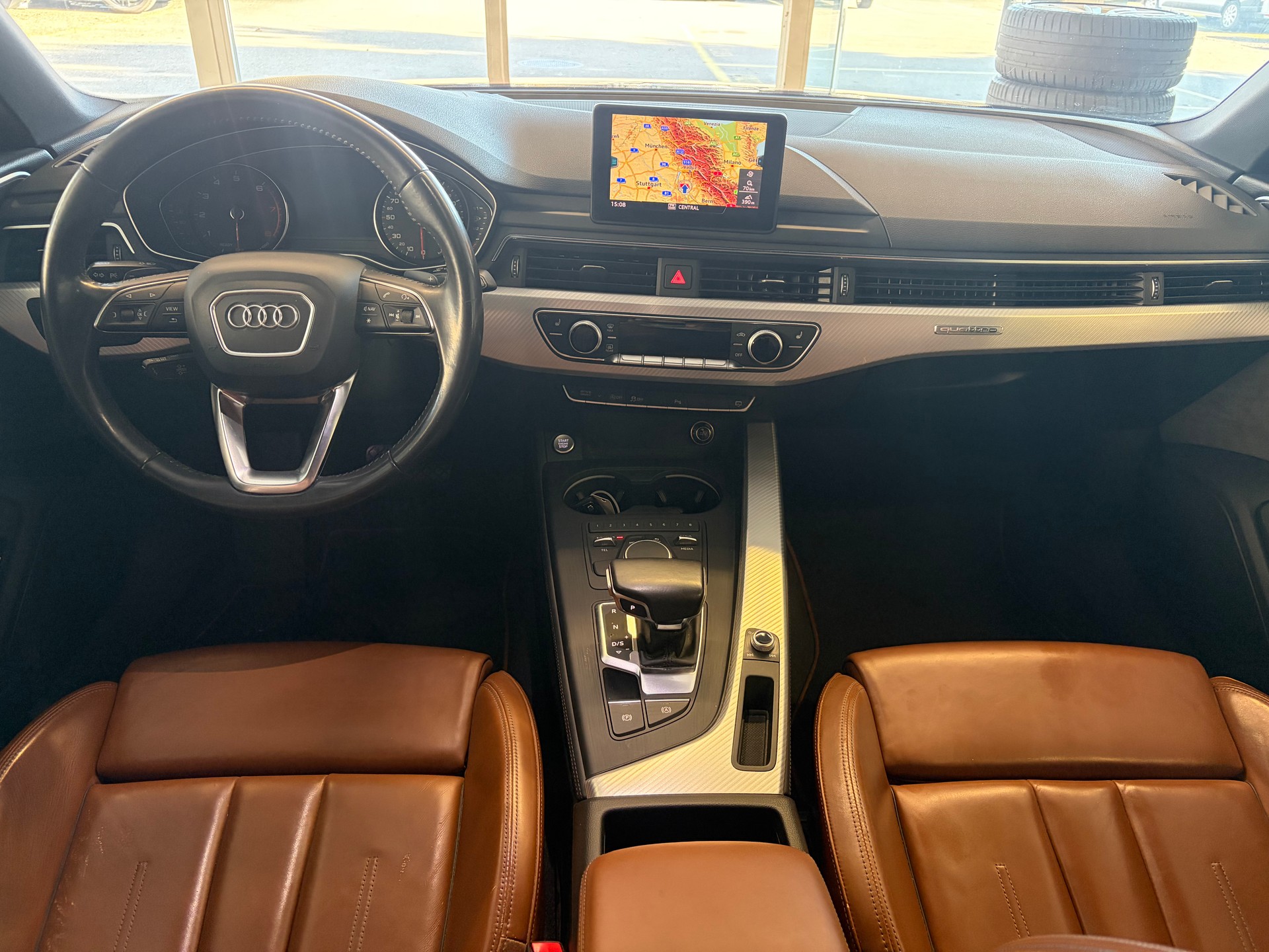 AUDI A4 Limousine 2.0 TFSI Design quattro S-tronic | AHK | Matrix LED | MMI Navigation | 18" & 17 " |-image-13
