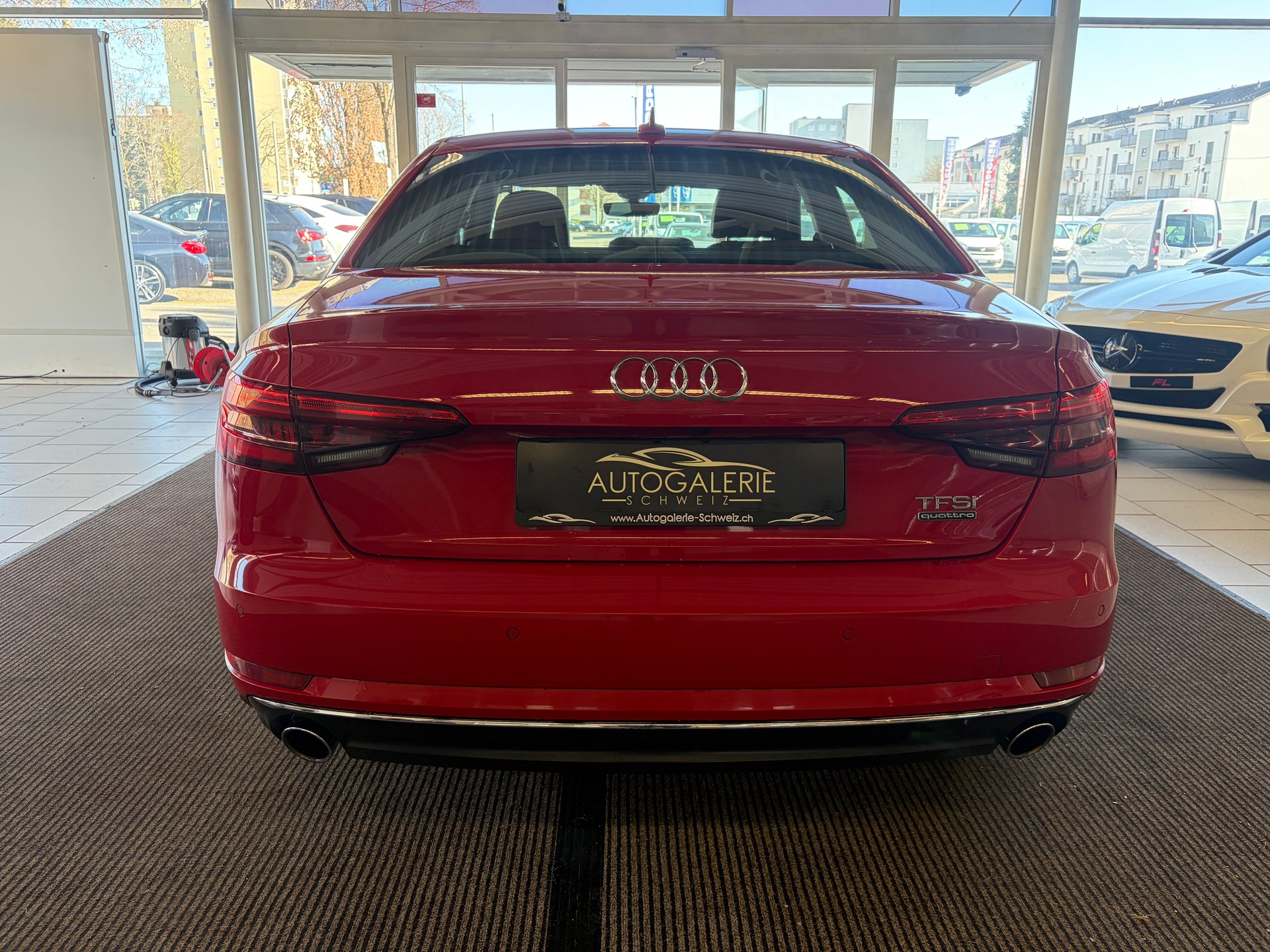 AUDI A4 Limousine 2.0 TFSI Design quattro S-tronic | AHK | Matrix LED | MMI Navigation | 18" & 17 " |-image-21