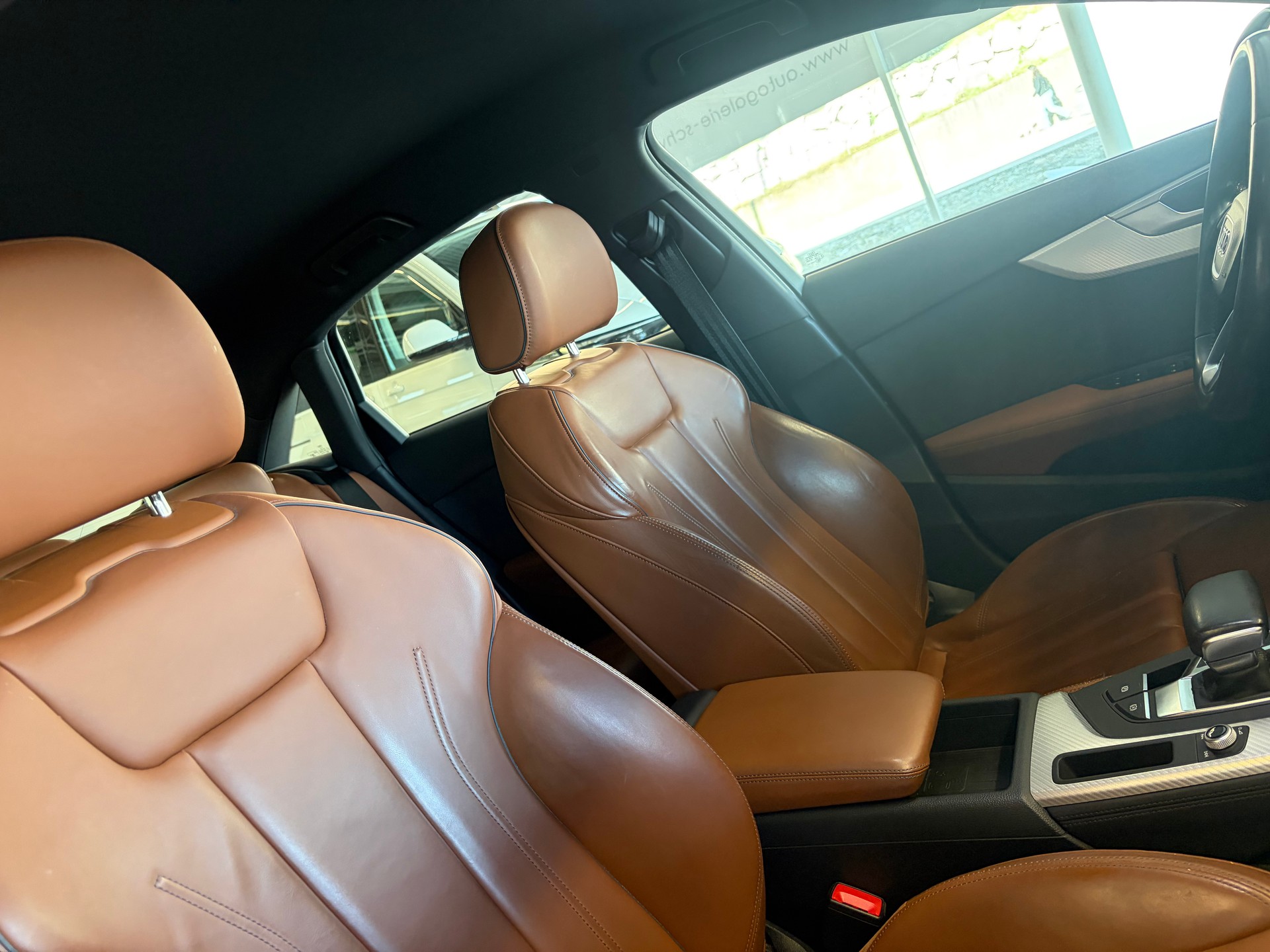 AUDI A4 Limousine 2.0 TFSI Design quattro S-tronic | AHK | Matrix LED | MMI Navigation | 18" & 17 " |-image-26