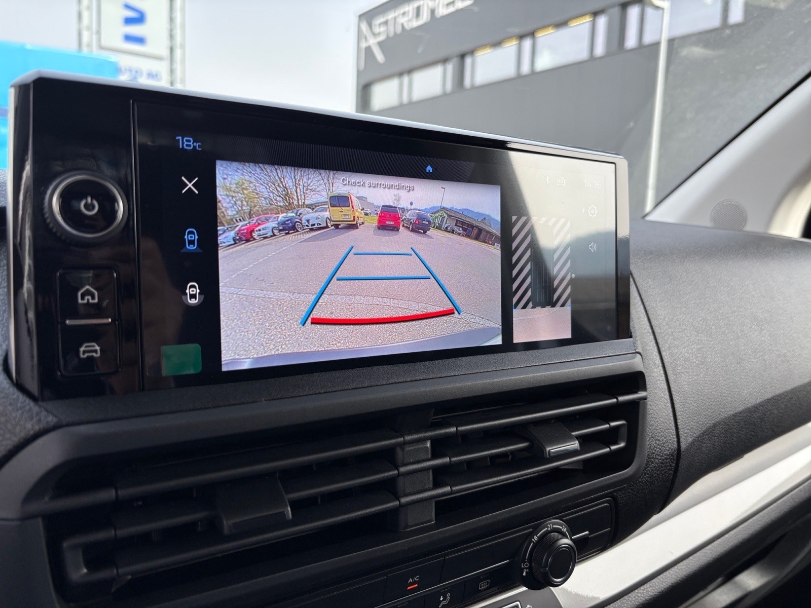 PEUGEOT Expert 2.2 BlueHDi 150 S&S Standard EAT8-image-12