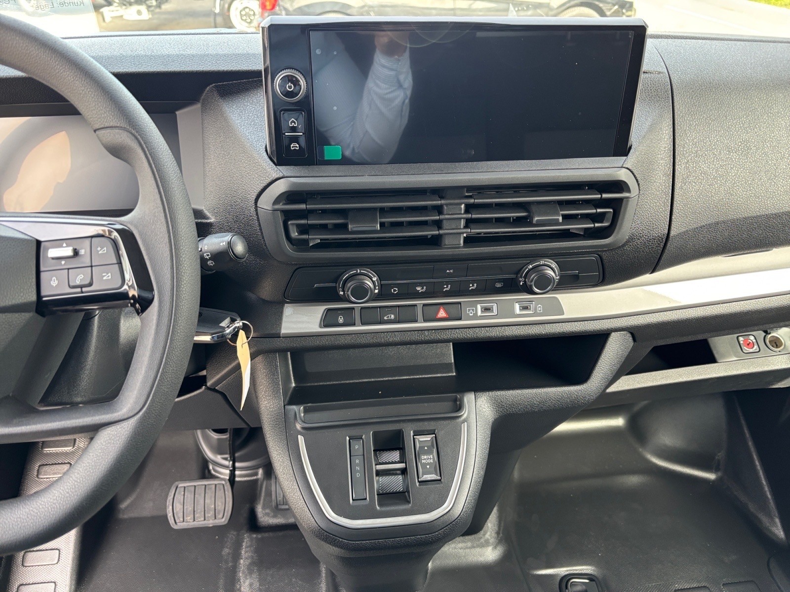 PEUGEOT Expert 2.2 BlueHDi 150 S&S Standard EAT8-image-9
