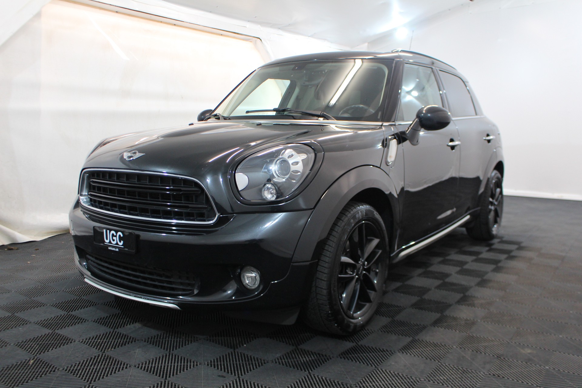MINI Countryman R60 1.6i Cooper ALL4-image-2
