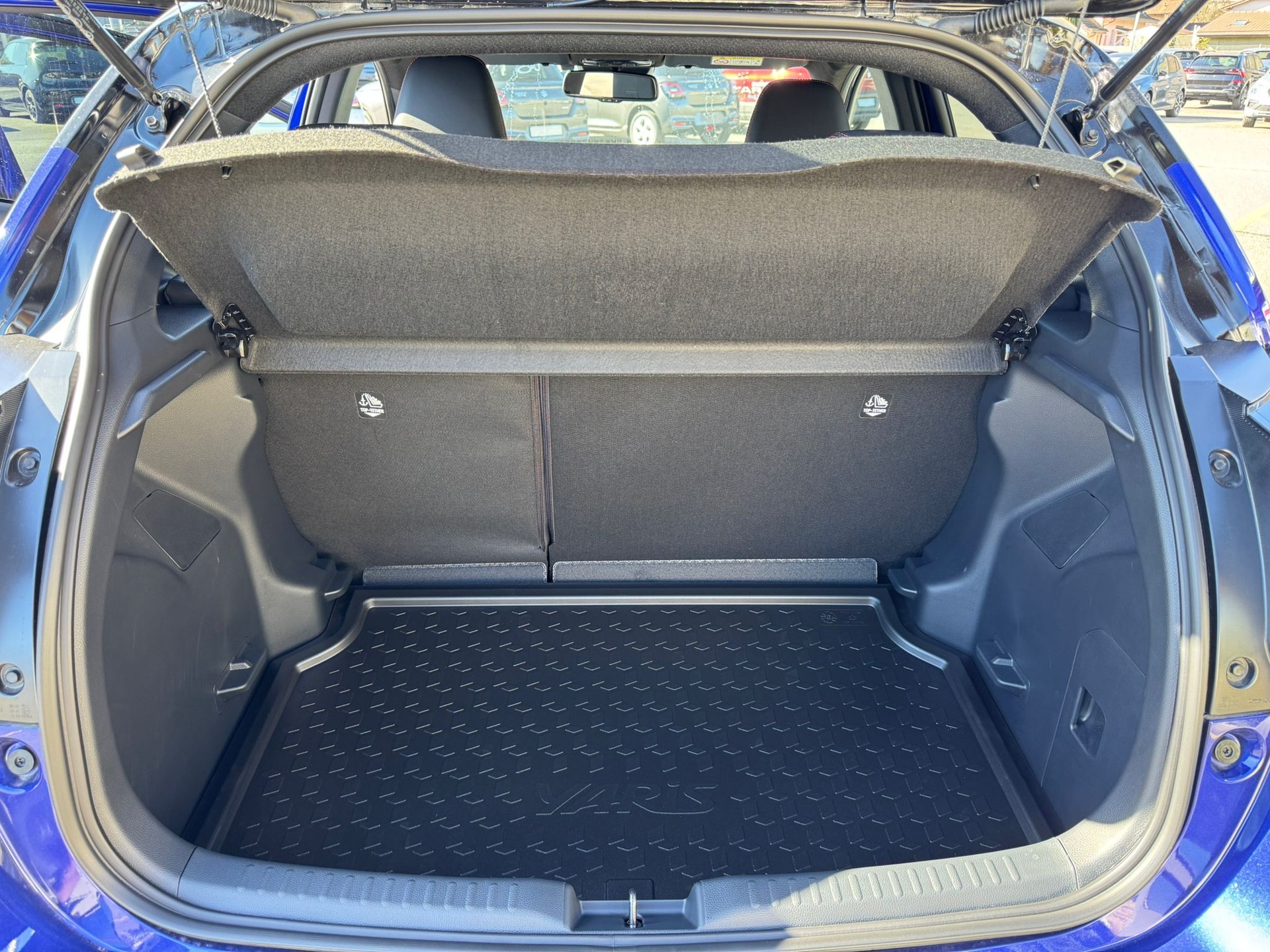 TOYOTA Yaris 1.5 GR Sport e-CVT-image-12