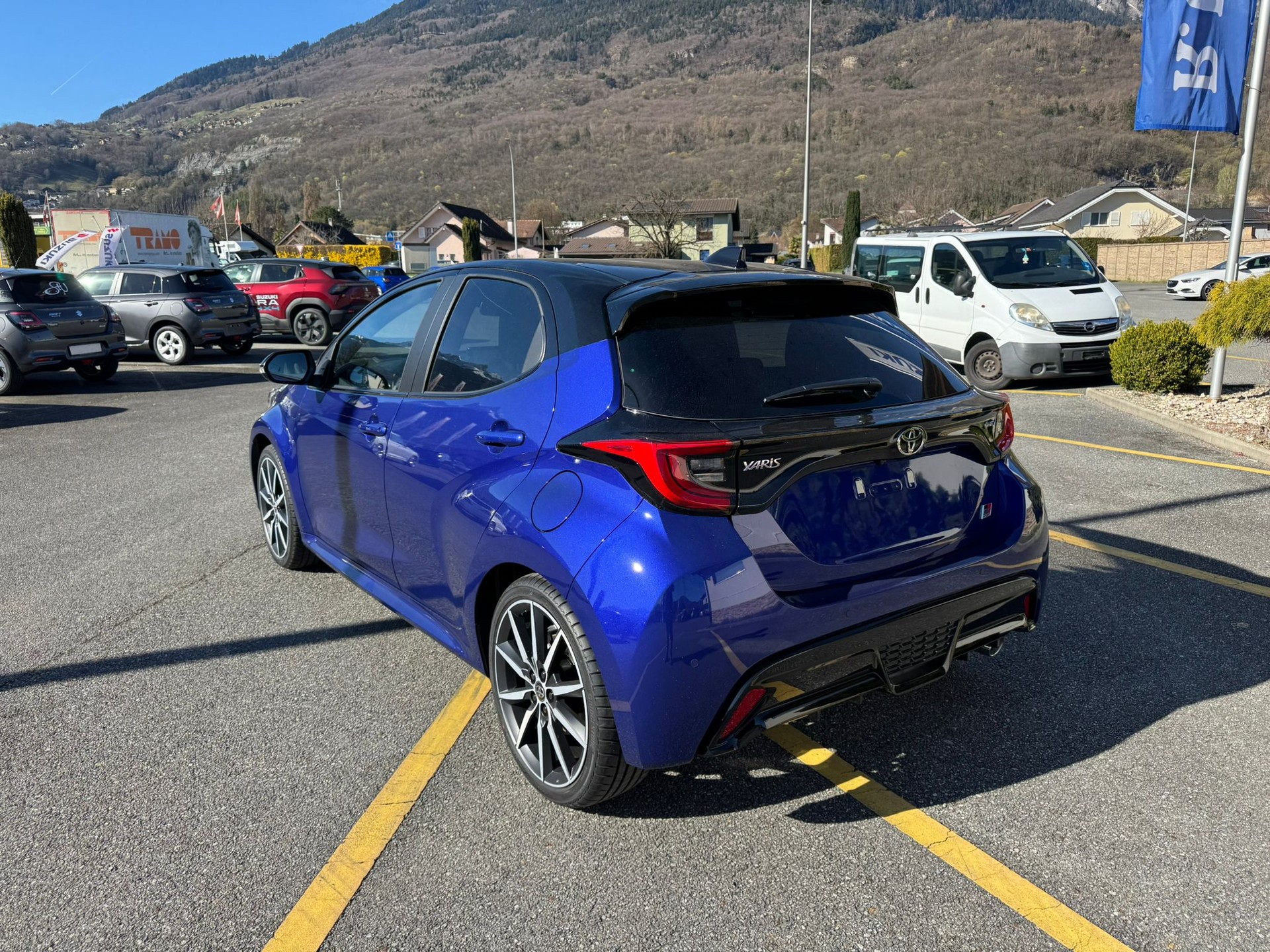 TOYOTA Yaris 1.5 GR Sport e-CVT-image-2