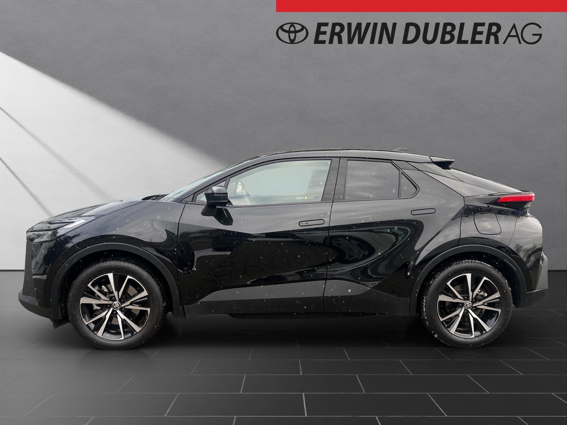 TOYOTA C-HR 2.0 PHEV Swiss Edition-image-1