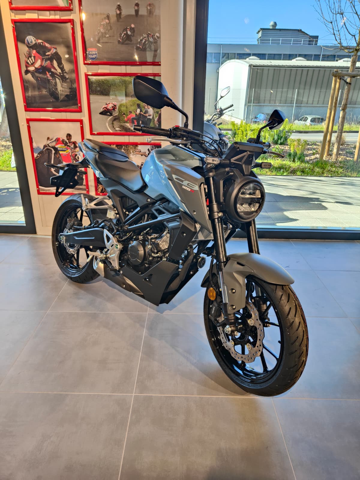 HONDA CB 125 R