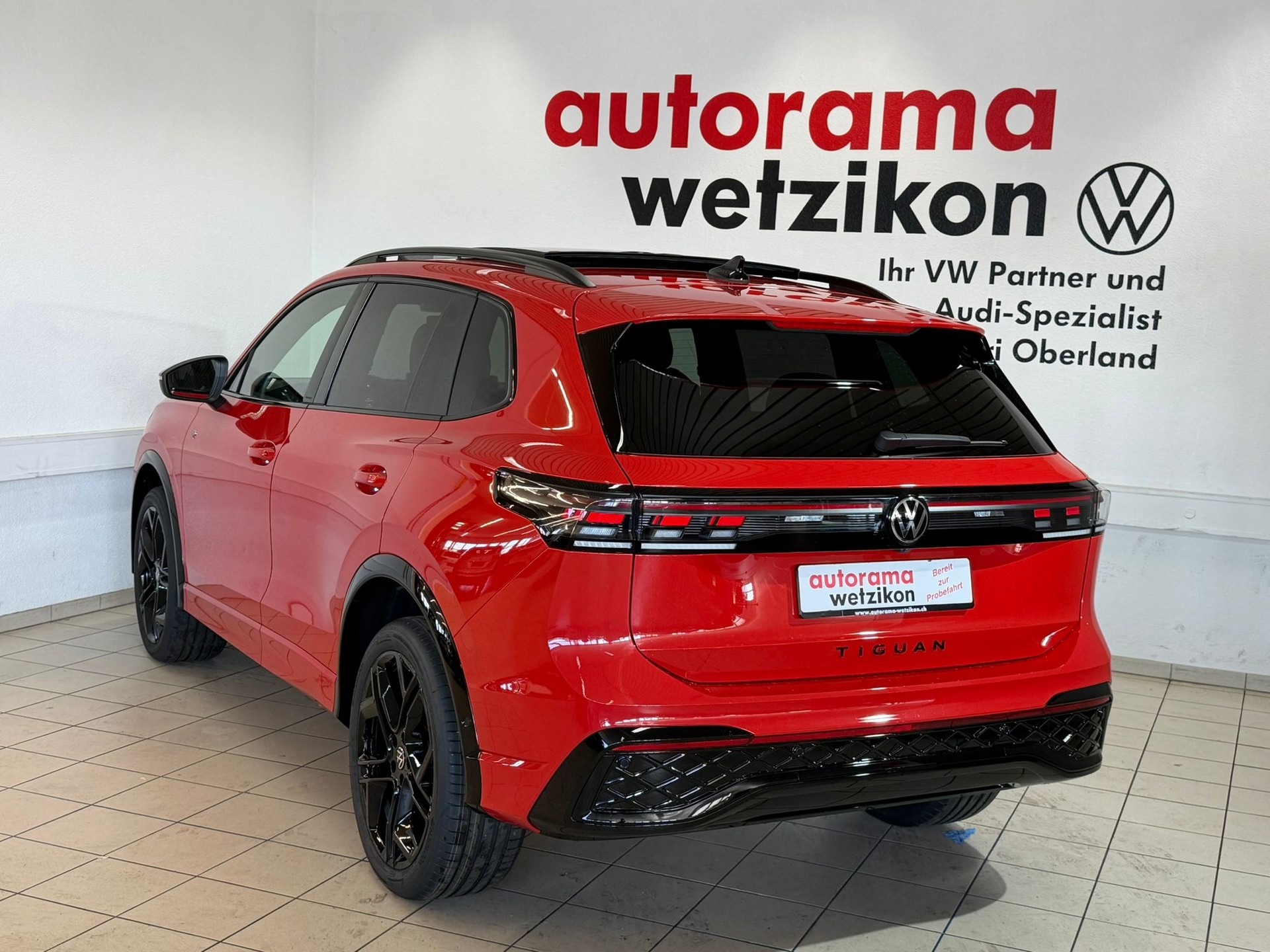 VW Tiguan 2.0 TDI SCR R-Line 4Motion DSG-image-3
