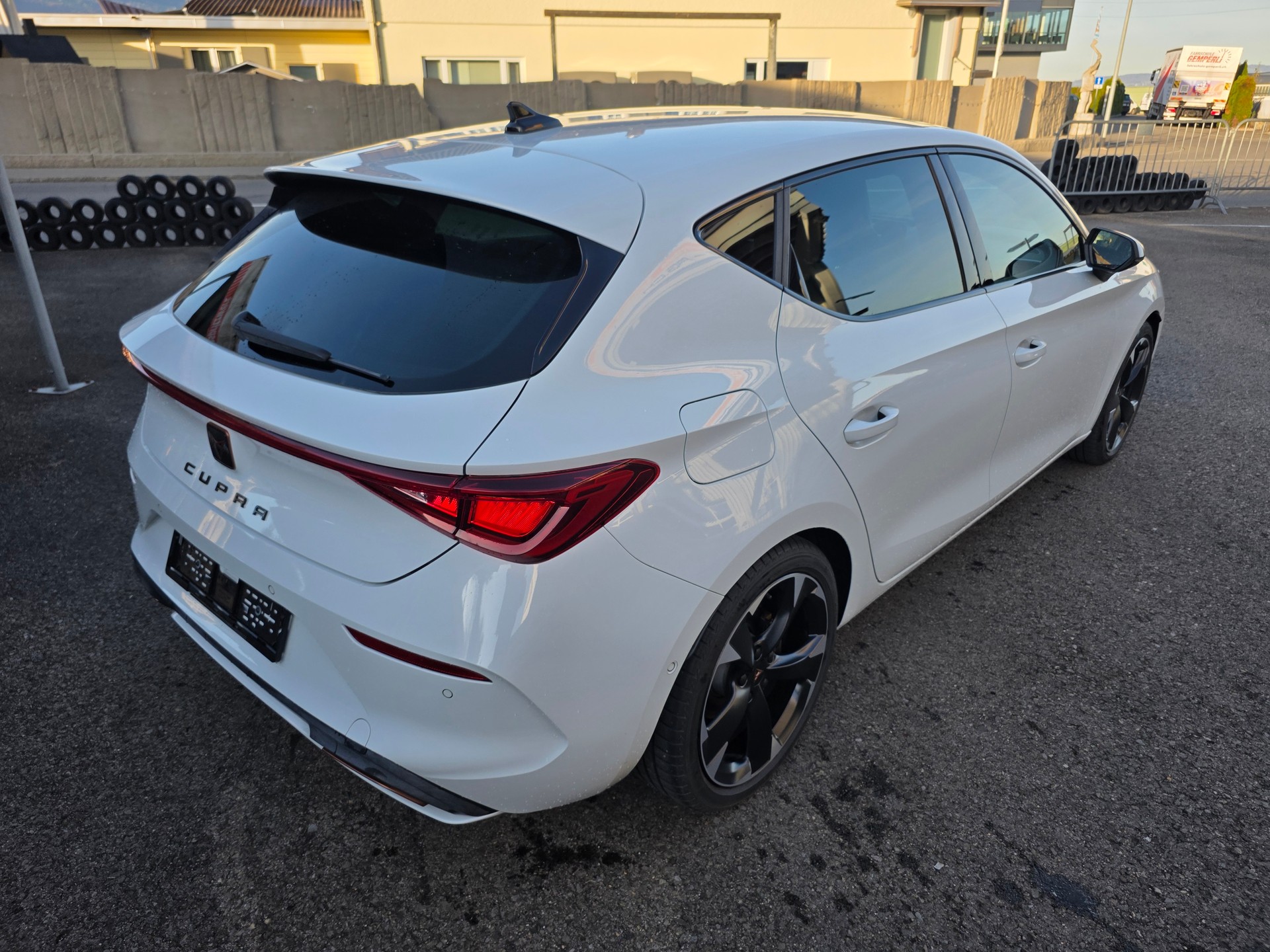 CUPRA LEON ST 1.4 e-HYBRID pHEV DSG-image-3