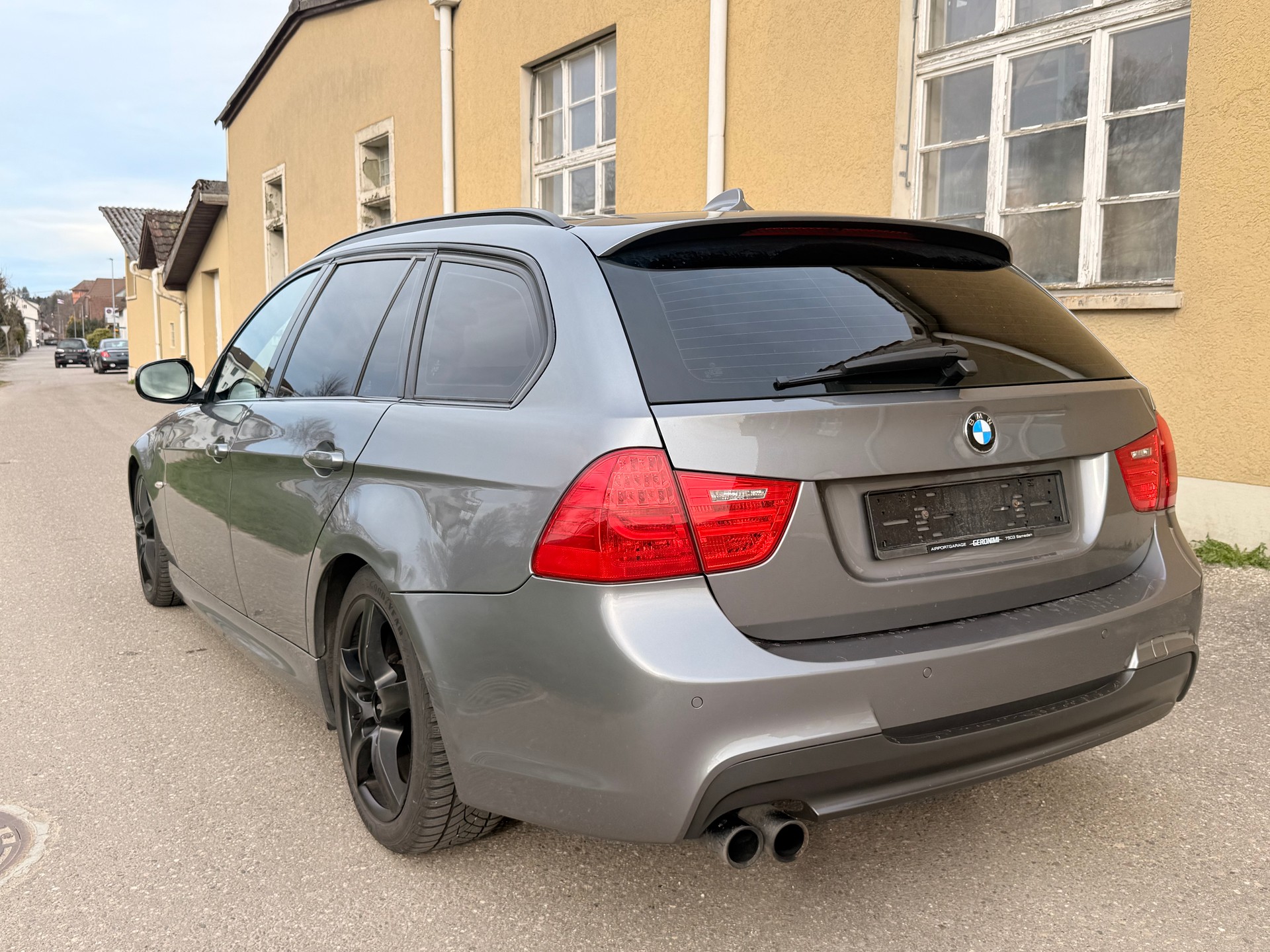 BMW 330d xDrive Touring Steptronic-image-6