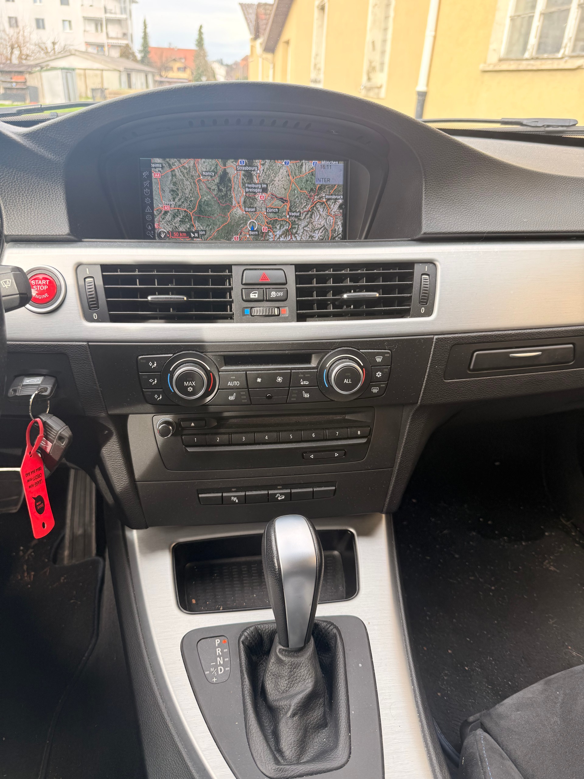 BMW 330d xDrive Touring Steptronic-image-11