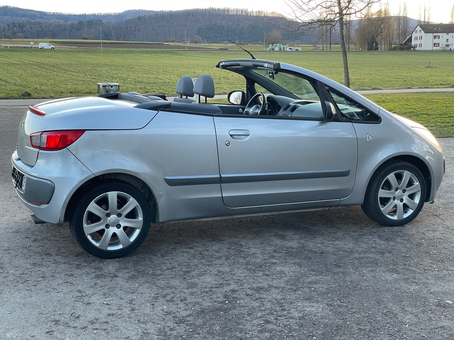 MITSUBISHI Colt Cabriolet 1.5 16V Invite ab MFK 01.2026-image-5
