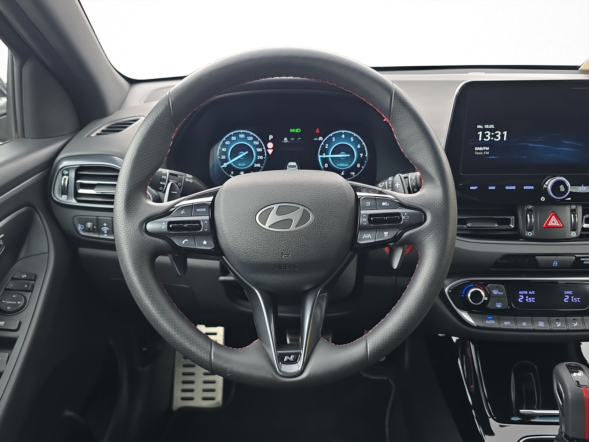 HYUNDAI i30 Wagon 1.5 T-GDi N-Line LUX-image-5