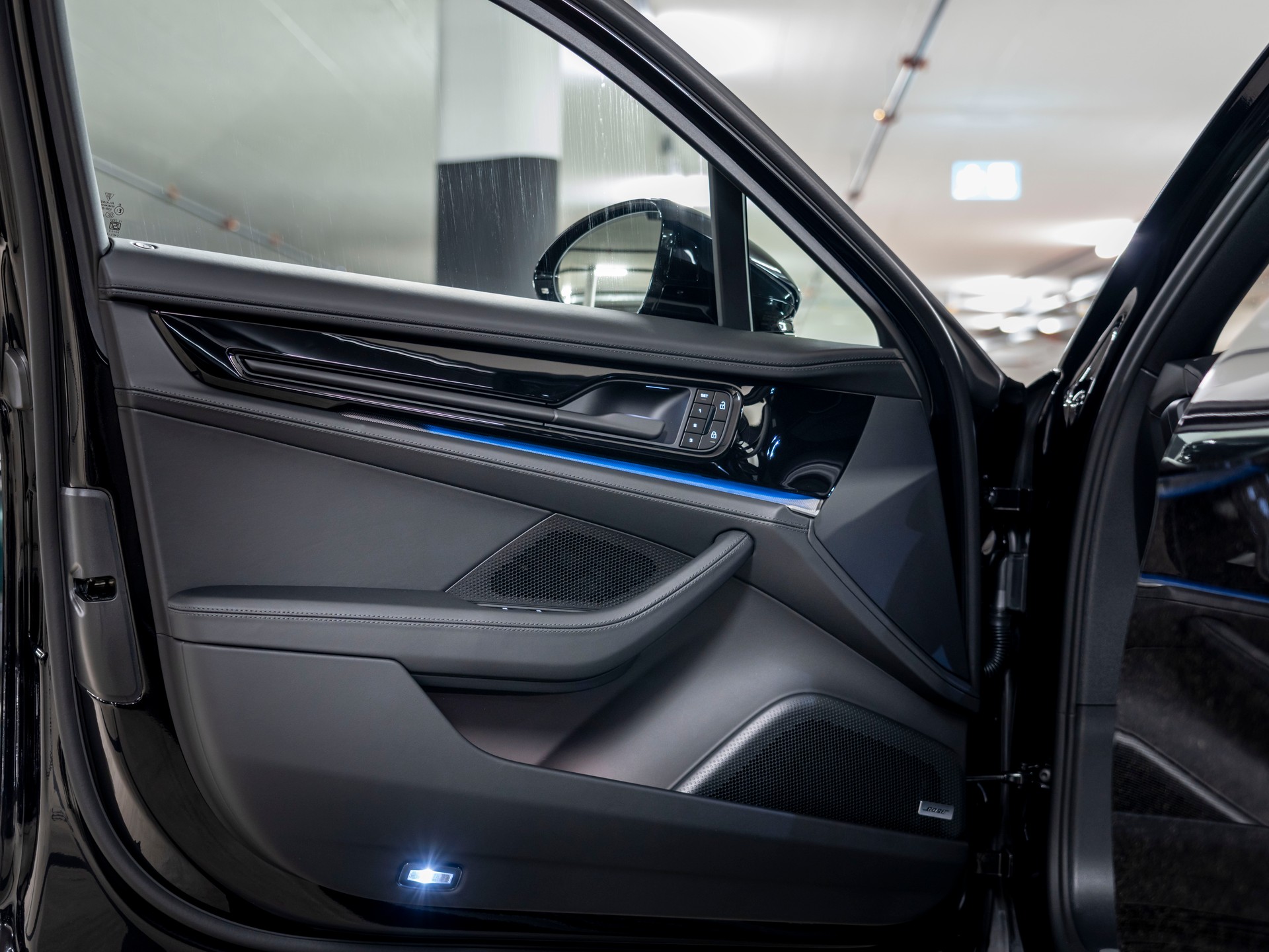 PORSCHE Panamera 4 E-Hybrid PDK-image-19