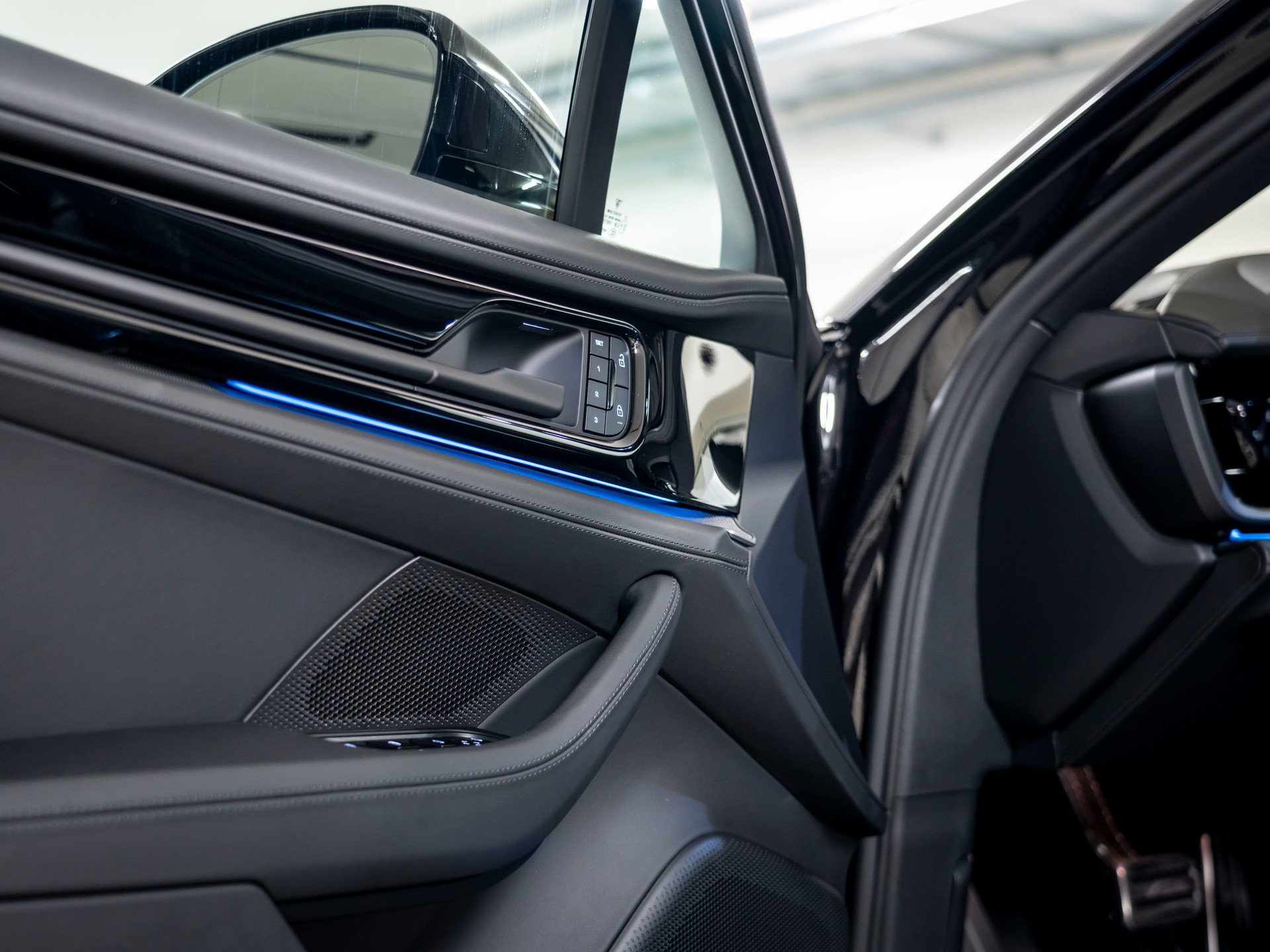 PORSCHE Panamera 4 E-Hybrid PDK-image-13