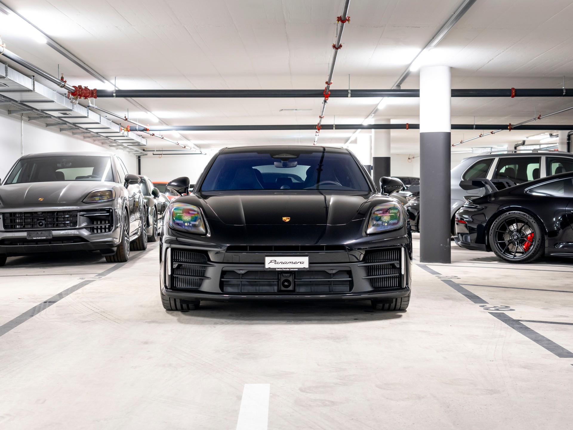 PORSCHE Panamera 4 E-Hybrid PDK-showroom-element-3