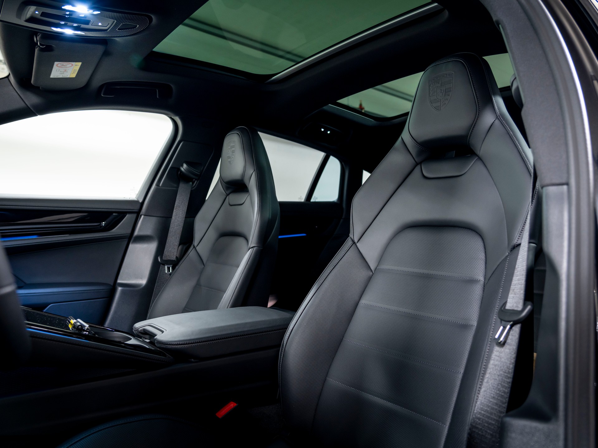 PORSCHE Panamera 4 E-Hybrid PDK-image-16