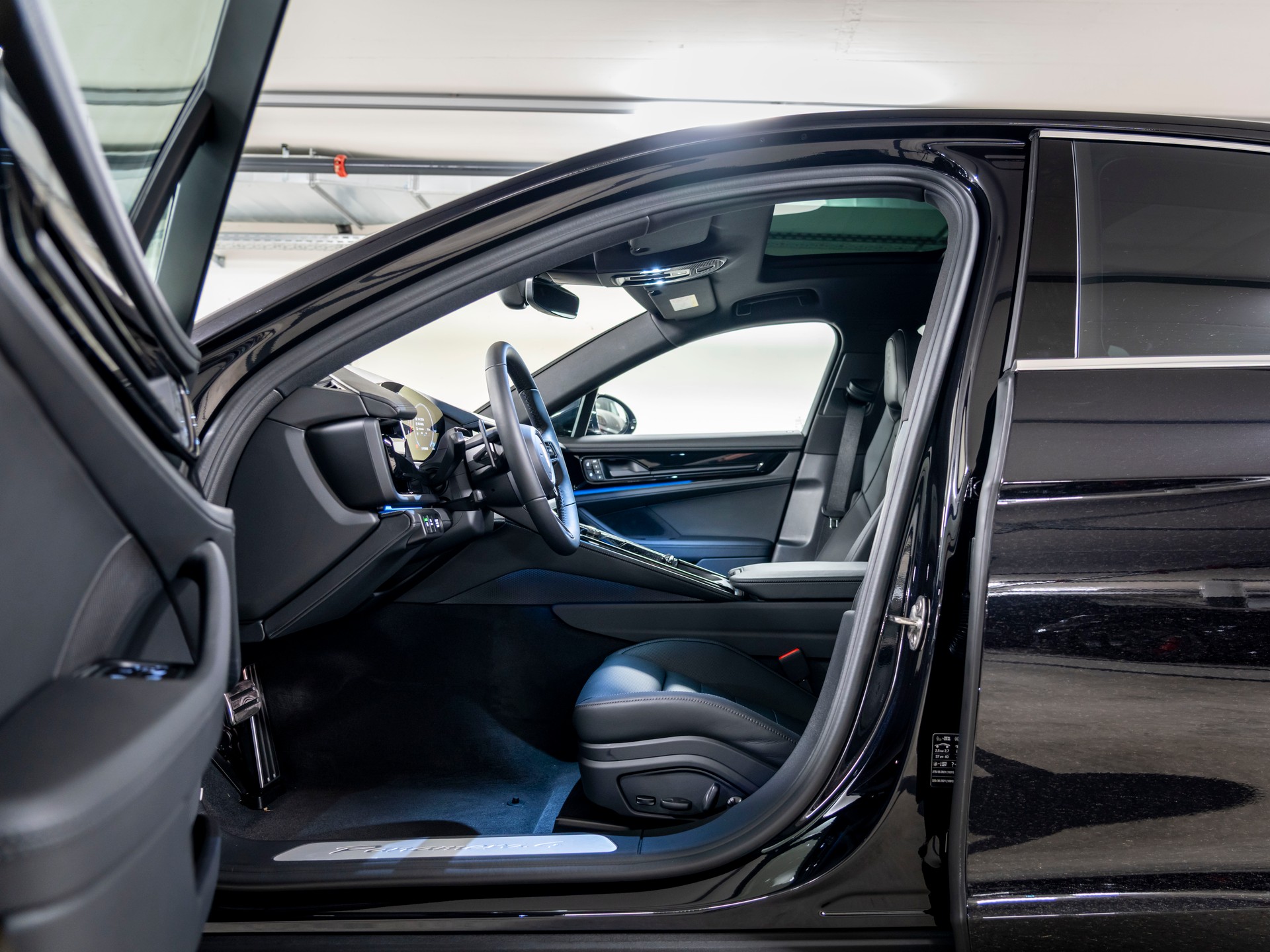 PORSCHE Panamera 4 E-Hybrid PDK-image-12