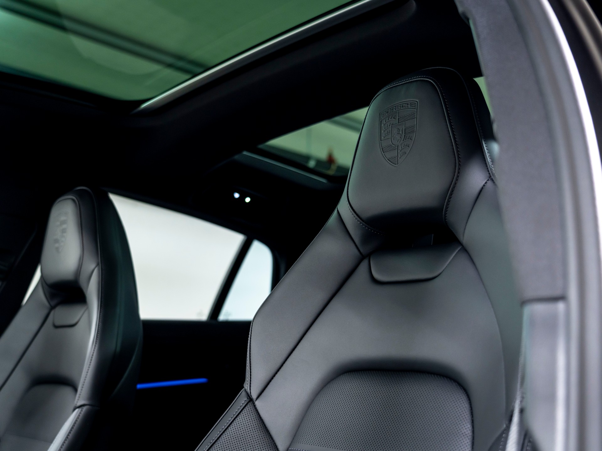 PORSCHE Panamera 4 E-Hybrid PDK-image-17