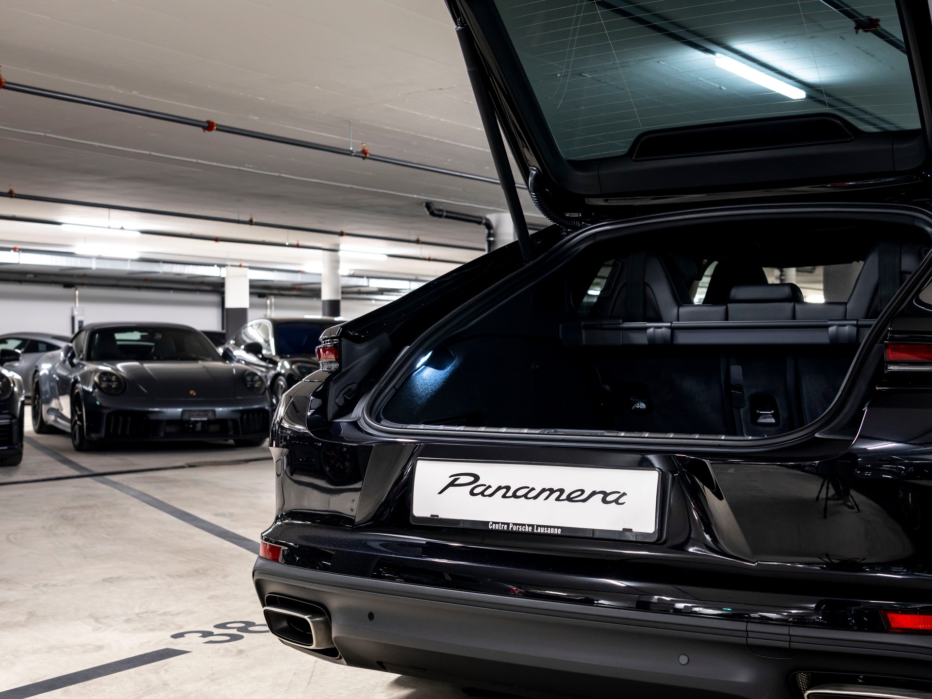 PORSCHE Panamera 4 E-Hybrid PDK-image-10