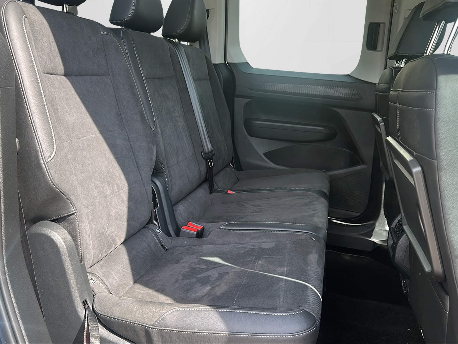 VW Caddy 1.5 TSI Style DSG-image-7