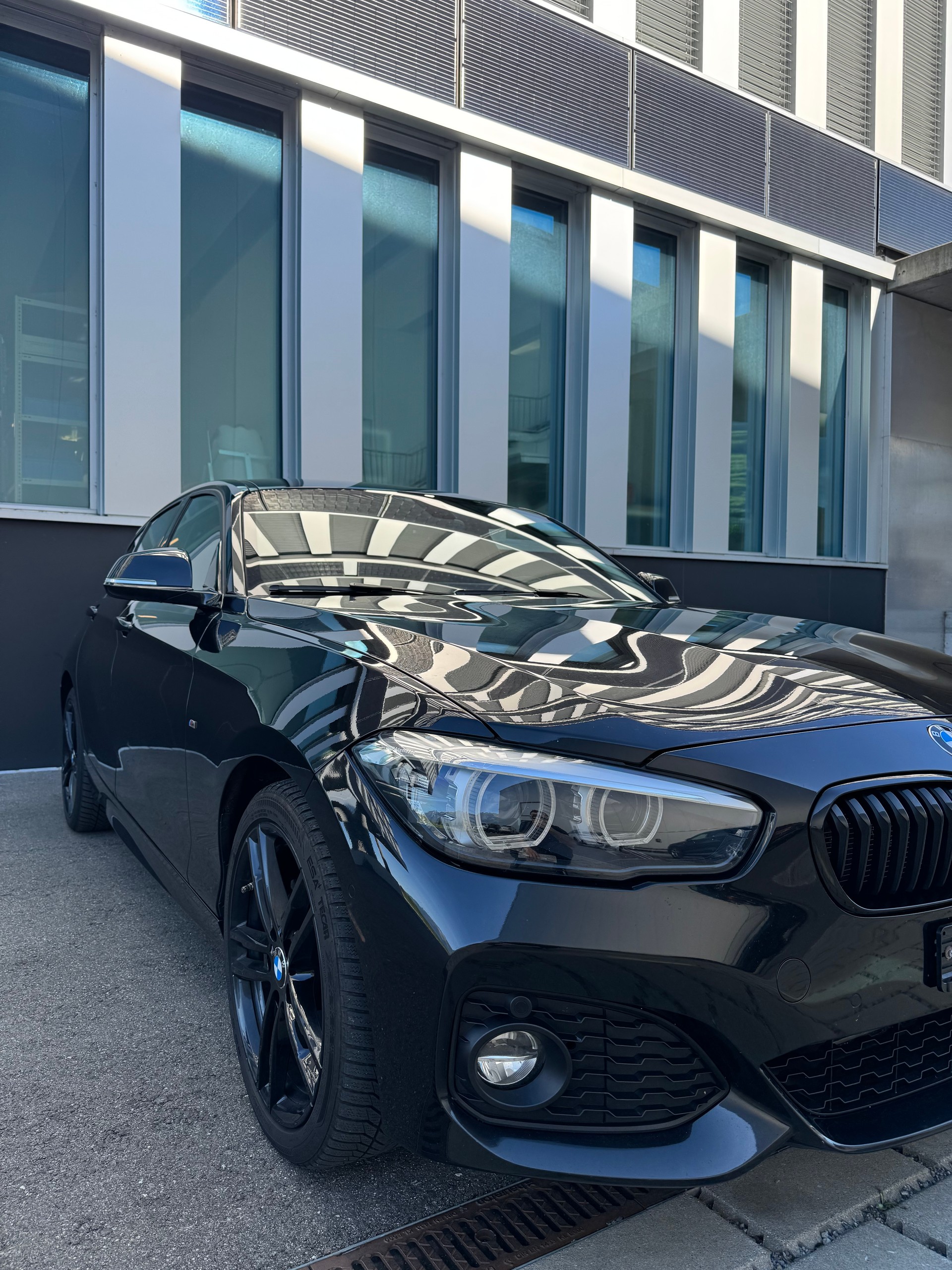 BMW 120d xDrive Edition M Sport Steptronic-image-2