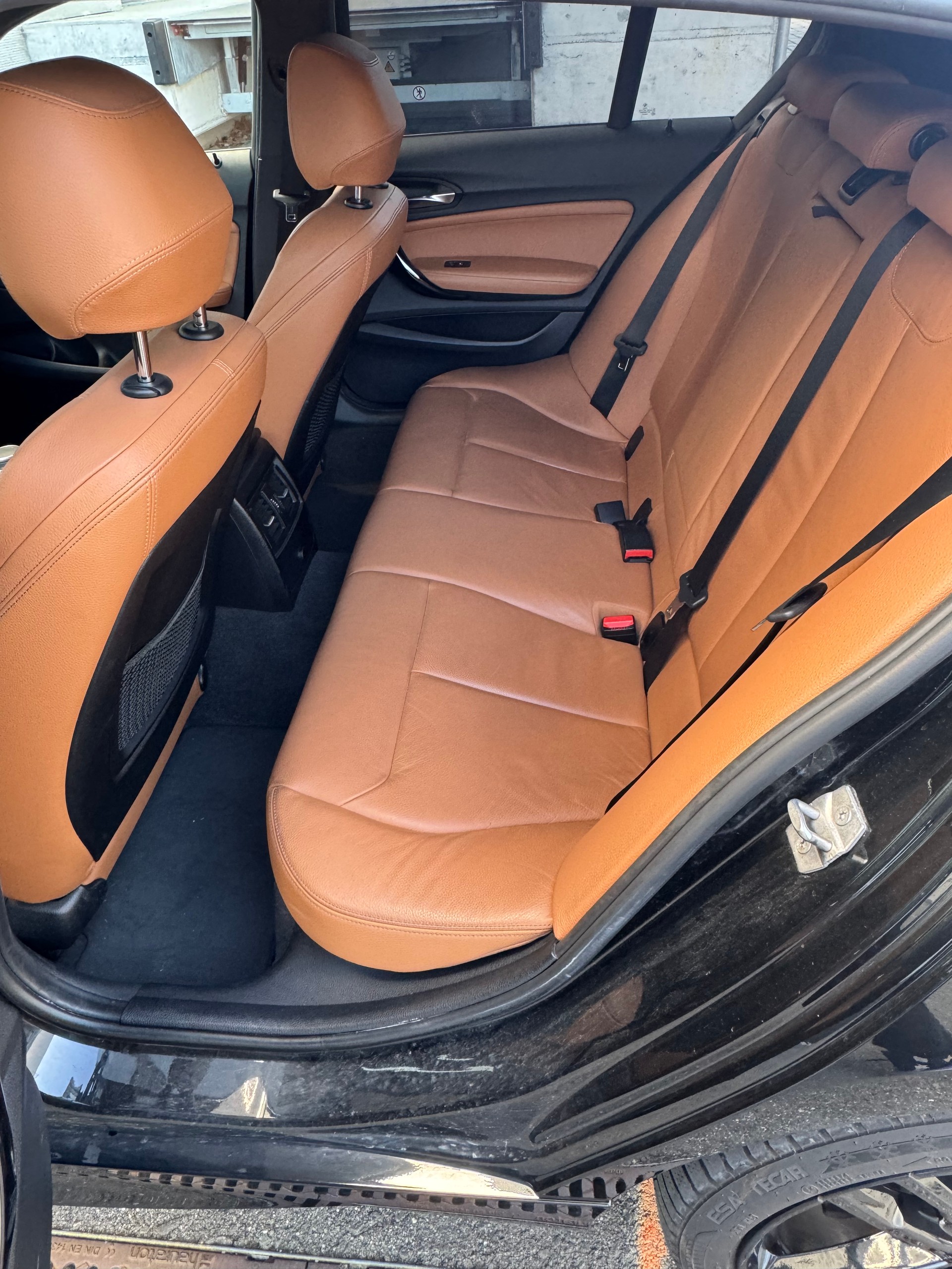 BMW 120d xDrive Edition M Sport Steptronic-image-12